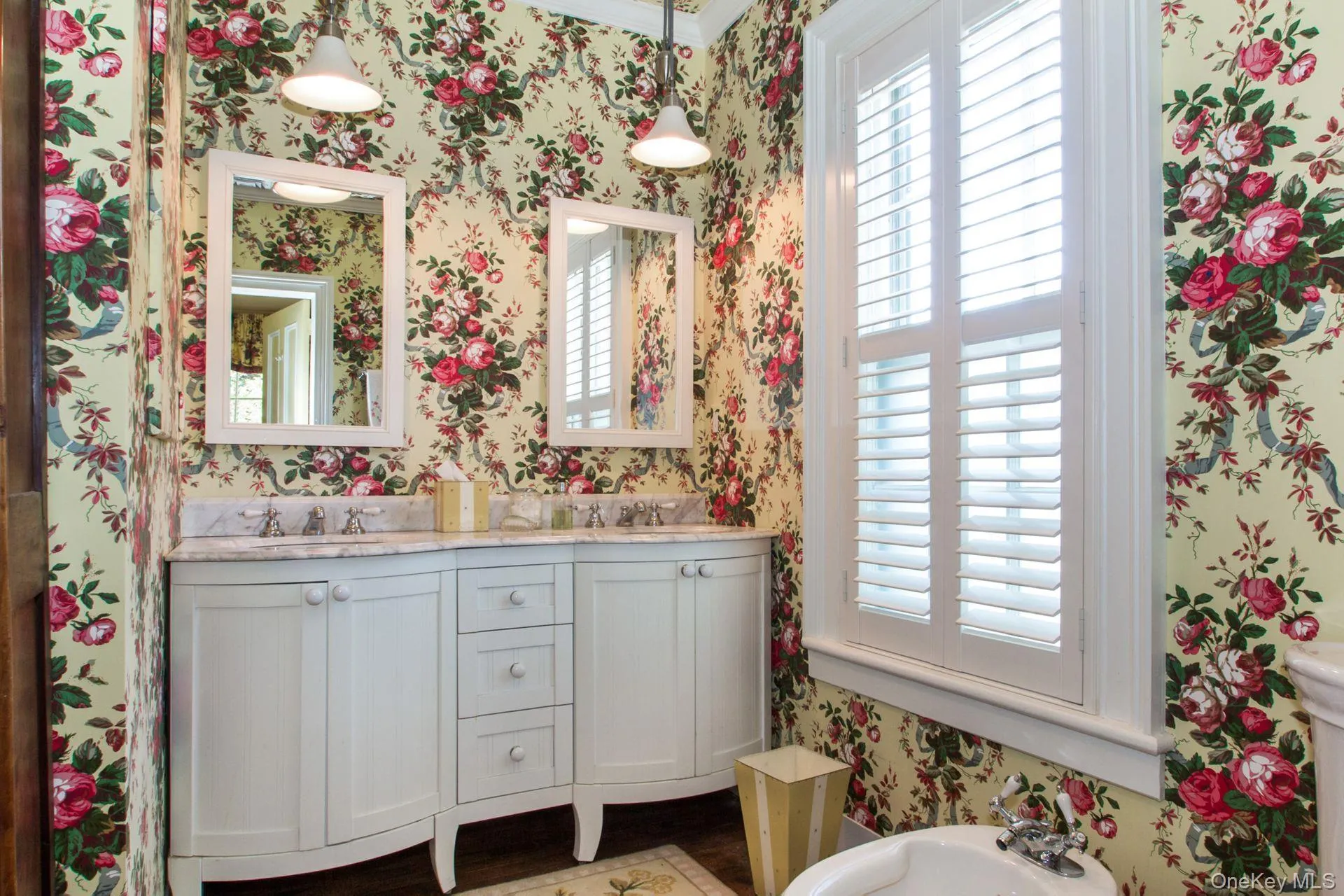 375 Hill Street, Southampton, NY, 5 Bedrooms Bedrooms, 12 Rooms Rooms,5 BathroomsBathrooms,Residential Lease,For Rent,Hill,0,1010805 375 Hill Street, Southampton, NY, 5 Bedrooms Bedrooms, 12 Rooms Rooms,5 BathroomsBathrooms,Residential Lease,For Rent,Hill,0,1010805