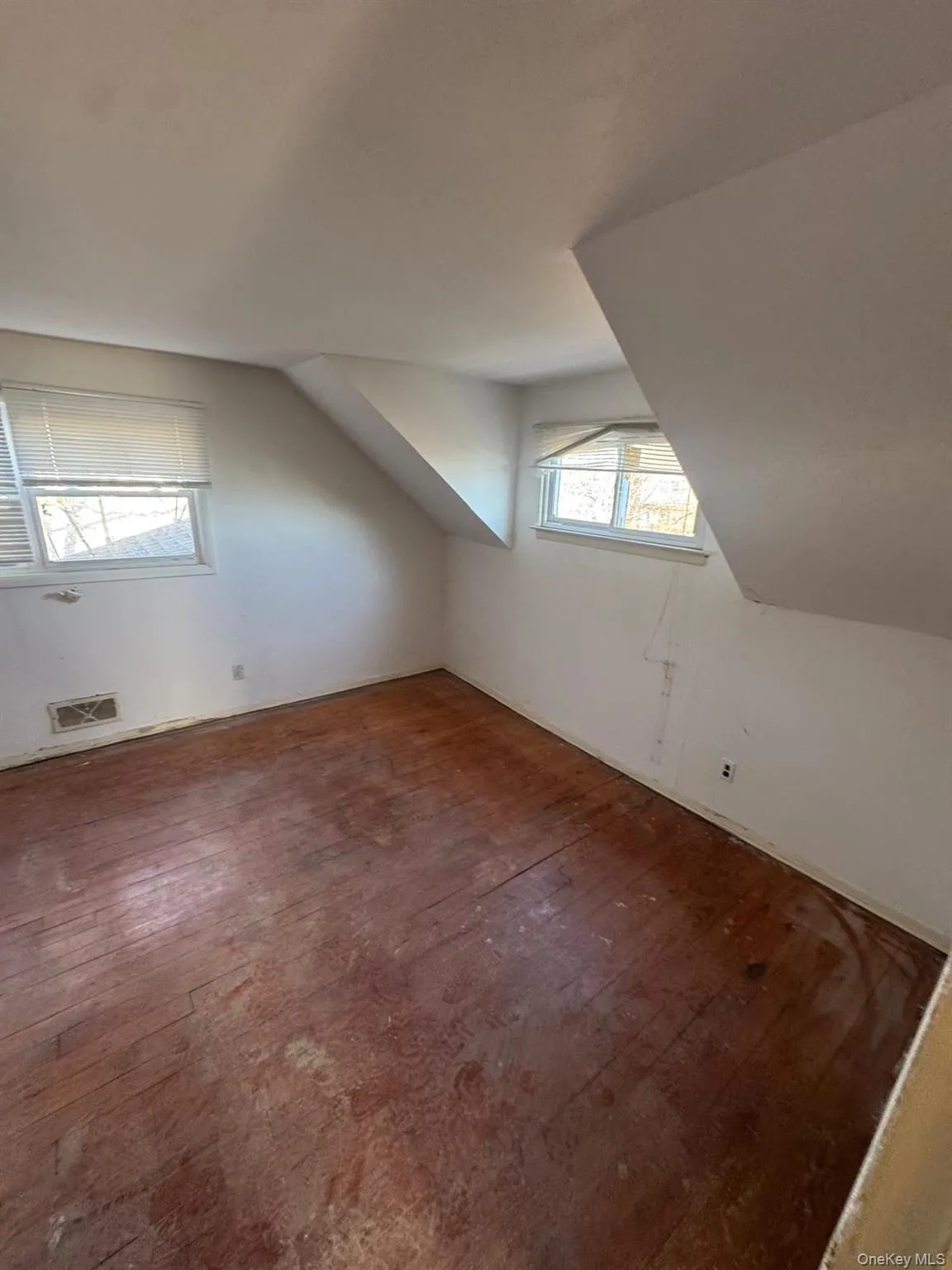 12 Ida Street, Islip, NY, 4 Bedrooms Bedrooms, 6 Rooms Rooms,1 BathroomBathrooms,Residential,For Rent,Ida,0,1010812 12 Ida Street, Islip, NY, 4 Bedrooms Bedrooms, 6 Rooms Rooms,1 BathroomBathrooms,Residential,For Rent,Ida,0,1010812