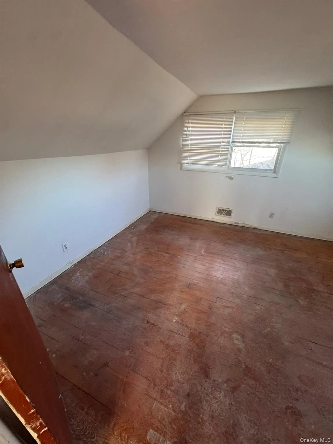 12 Ida Street, Islip, NY, 4 Bedrooms Bedrooms, 6 Rooms Rooms,1 BathroomBathrooms,Residential,For Rent,Ida,0,1010812 12 Ida Street, Islip, NY, 4 Bedrooms Bedrooms, 6 Rooms Rooms,1 BathroomBathrooms,Residential,For Rent,Ida,0,1010812