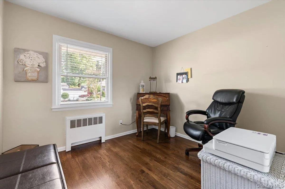 42 Larry Drive, Huntington, NY, 3 Bedrooms Bedrooms, 8 Rooms Rooms,1 BathroomBathrooms,Residential,For Rent,Larry,0,1010829 42 Larry Drive, Huntington, NY, 3 Bedrooms Bedrooms, 8 Rooms Rooms,1 BathroomBathrooms,Residential,For Rent,Larry,0,1010829