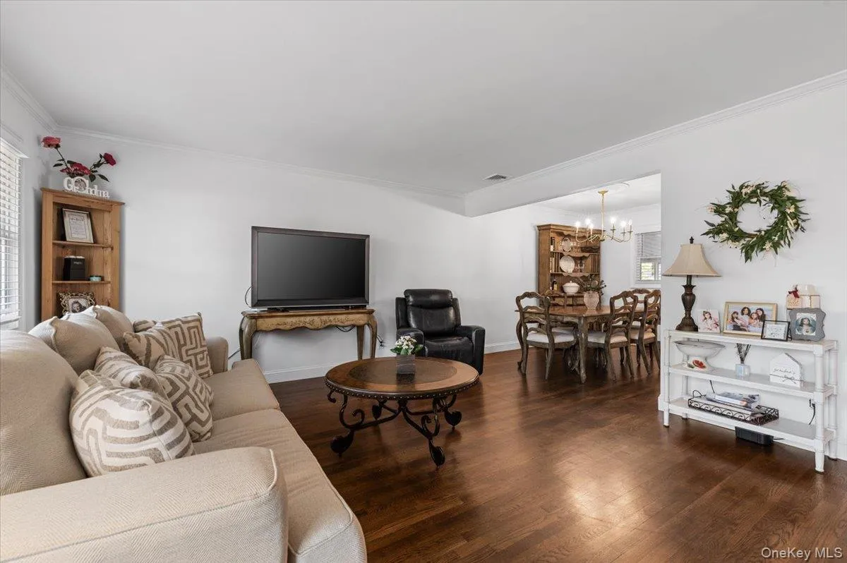 42 Larry Drive, Huntington, NY, 3 Bedrooms Bedrooms, 8 Rooms Rooms,1 BathroomBathrooms,Residential,For Rent,Larry,0,1010829 42 Larry Drive, Huntington, NY, 3 Bedrooms Bedrooms, 8 Rooms Rooms,1 BathroomBathrooms,Residential,For Rent,Larry,0,1010829