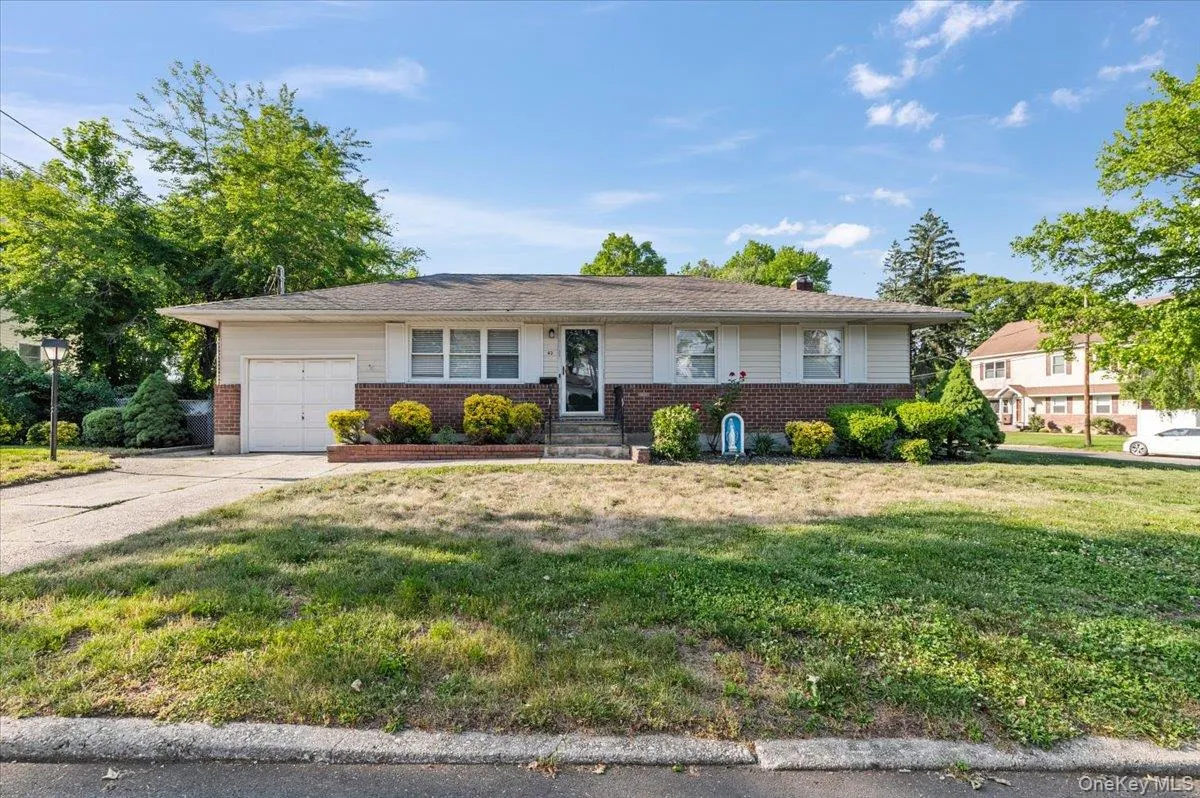 42 Larry Drive, Huntington, NY, 3 Bedrooms Bedrooms, 8 Rooms Rooms,1 BathroomBathrooms,Residential,For Rent,Larry,0,1010829 42 Larry Drive, Huntington, NY, 3 Bedrooms Bedrooms, 8 Rooms Rooms,1 BathroomBathrooms,Residential,For Rent,Larry,0,1010829