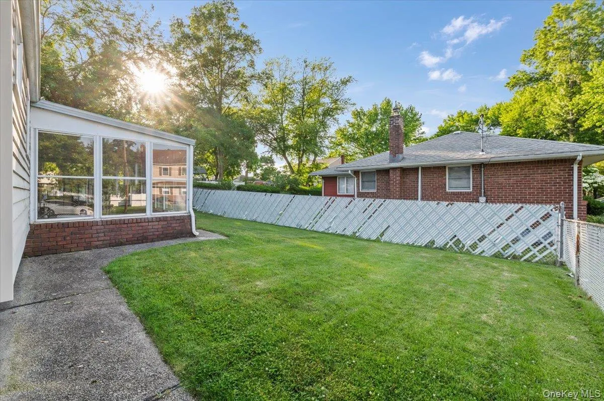 42 Larry Drive, Huntington, NY, 3 Bedrooms Bedrooms, 8 Rooms Rooms,1 BathroomBathrooms,Residential,For Rent,Larry,0,1010829 42 Larry Drive, Huntington, NY, 3 Bedrooms Bedrooms, 8 Rooms Rooms,1 BathroomBathrooms,Residential,For Rent,Larry,0,1010829
