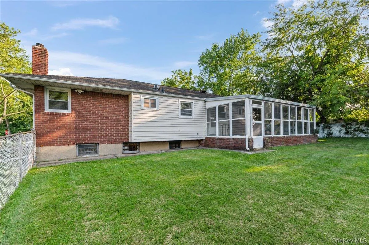 42 Larry Drive, Huntington, NY, 3 Bedrooms Bedrooms, 8 Rooms Rooms,1 BathroomBathrooms,Residential,For Rent,Larry,0,1010829 42 Larry Drive, Huntington, NY, 3 Bedrooms Bedrooms, 8 Rooms Rooms,1 BathroomBathrooms,Residential,For Rent,Larry,0,1010829