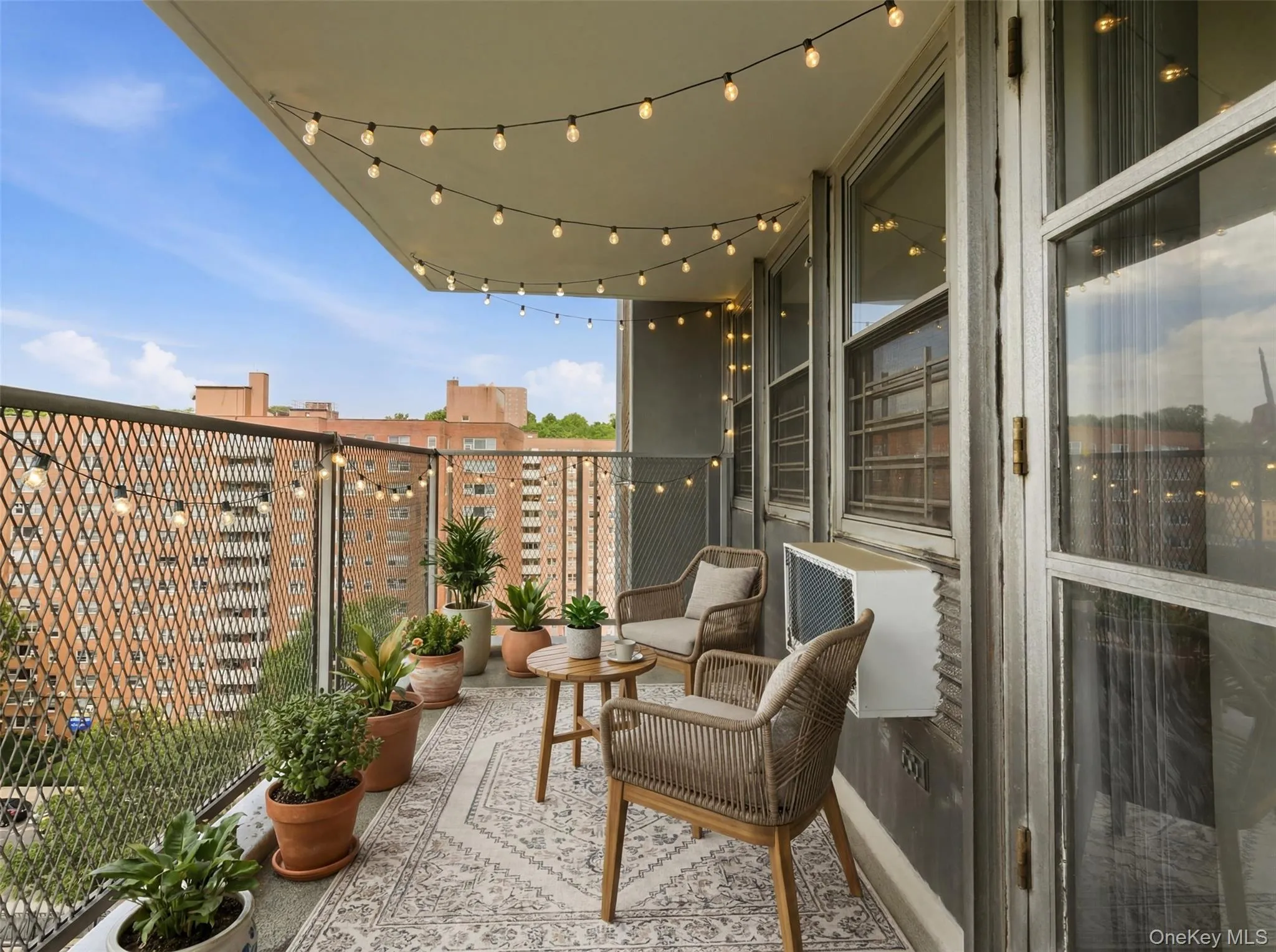 Photos include virtual staging. Furniture and décor are digitally added for illustrative purposes. Photos include virtual staging. Furniture and décor are digitally added for illustrative purposes.