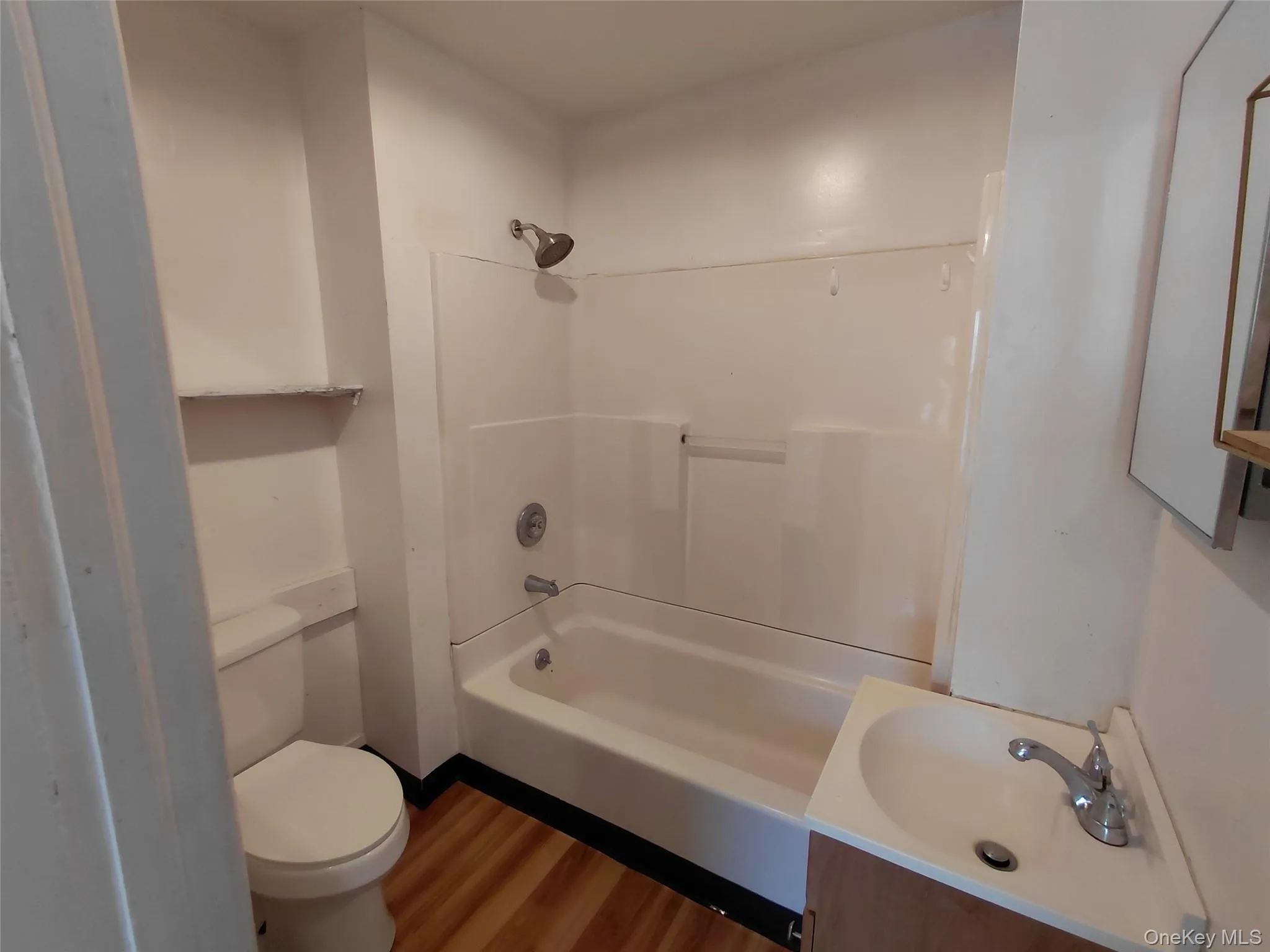 69 Greenkill Avenue, Kingston, NY, 2 Bedrooms Bedrooms, 5 Rooms Rooms,1 BathroomBathrooms,Residential Lease,For Rent,Greenkill,0,1010837 69 Greenkill Avenue, Kingston, NY, 2 Bedrooms Bedrooms, 5 Rooms Rooms,1 BathroomBathrooms,Residential Lease,For Rent,Greenkill,0,1010837