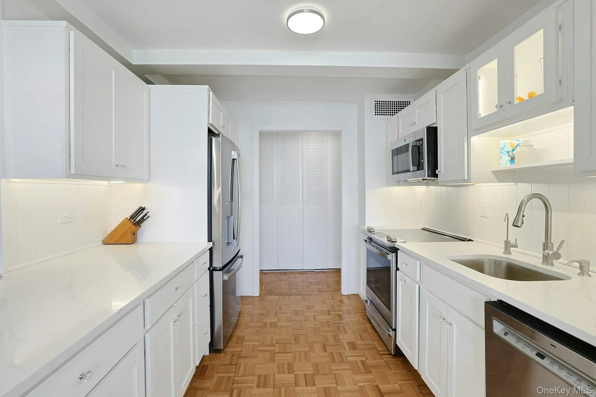 12 Old Mamaroneck Road, White Plains, NY, 1 Bedroom Bedrooms, 5 Rooms Rooms,1 BathroomBathrooms,Residential,For Rent,Old Mamaroneck,0,1010841 12 Old Mamaroneck Road, White Plains, NY, 1 Bedroom Bedrooms, 5 Rooms Rooms,1 BathroomBathrooms,Residential,For Rent,Old Mamaroneck,0,1010841