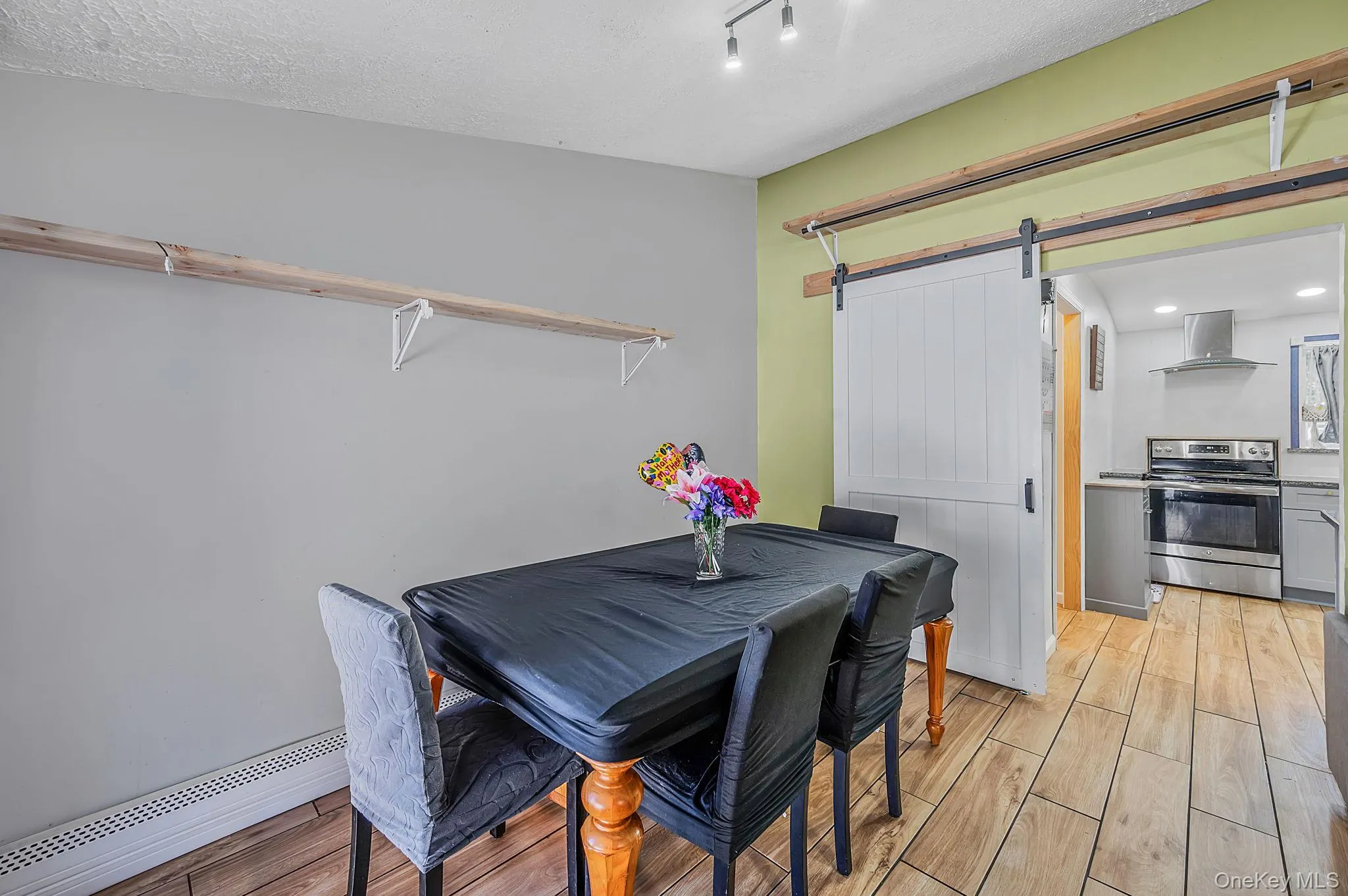 100 Patchogue Holbrook Road, Brookhaven, NY, 3 Bedrooms Bedrooms, 5 Rooms Rooms,1 BathroomBathrooms,Residential,For Rent,Patchogue Holbrook,0,1010848 100 Patchogue Holbrook Road, Brookhaven, NY, 3 Bedrooms Bedrooms, 5 Rooms Rooms,1 BathroomBathrooms,Residential,For Rent,Patchogue Holbrook,0,1010848