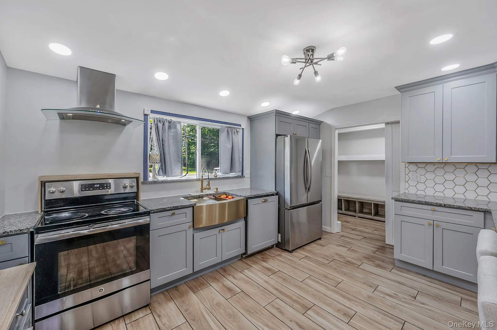 100 Patchogue Holbrook Road, Brookhaven, NY, 3 Bedrooms Bedrooms, 5 Rooms Rooms,1 BathroomBathrooms,Residential,For Rent,Patchogue Holbrook,0,1010848 100 Patchogue Holbrook Road, Brookhaven, NY, 3 Bedrooms Bedrooms, 5 Rooms Rooms,1 BathroomBathrooms,Residential,For Rent,Patchogue Holbrook,0,1010848