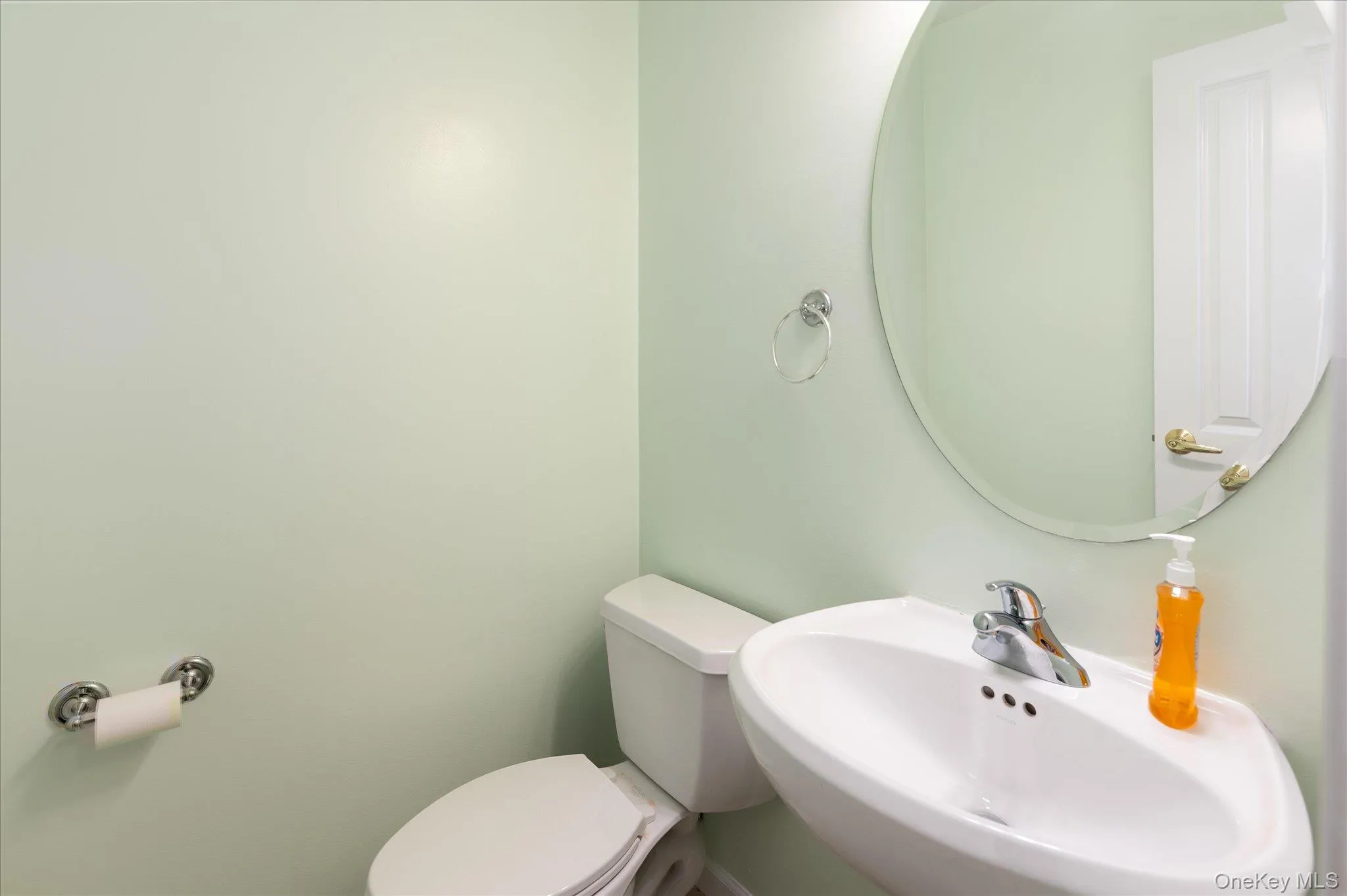 Half bath on main level Half bath on main level