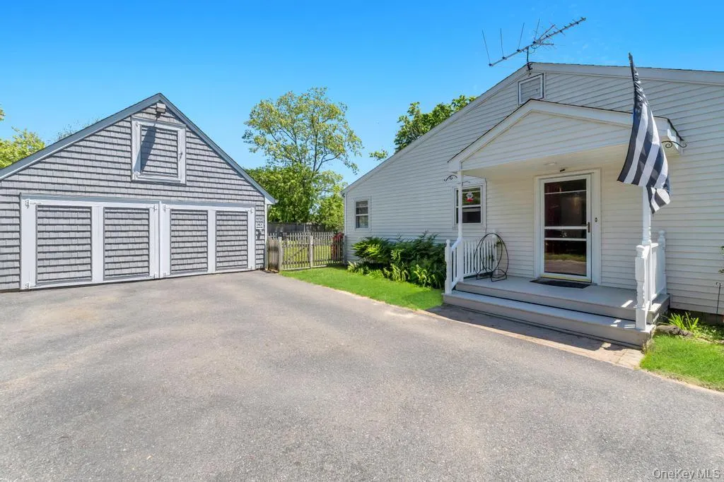 9 Epson Course, Brookhaven, NY, 4 Bedrooms Bedrooms, 8 Rooms Rooms,2 BathroomsBathrooms,Residential,For Rent,Epson,0,1010859 9 Epson Course, Brookhaven, NY, 4 Bedrooms Bedrooms, 8 Rooms Rooms,2 BathroomsBathrooms,Residential,For Rent,Epson,0,1010859