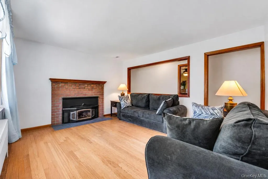 9 Epson Course, Brookhaven, NY, 4 Bedrooms Bedrooms, 8 Rooms Rooms,2 BathroomsBathrooms,Residential,For Rent,Epson,0,1010859 9 Epson Course, Brookhaven, NY, 4 Bedrooms Bedrooms, 8 Rooms Rooms,2 BathroomsBathrooms,Residential,For Rent,Epson,0,1010859