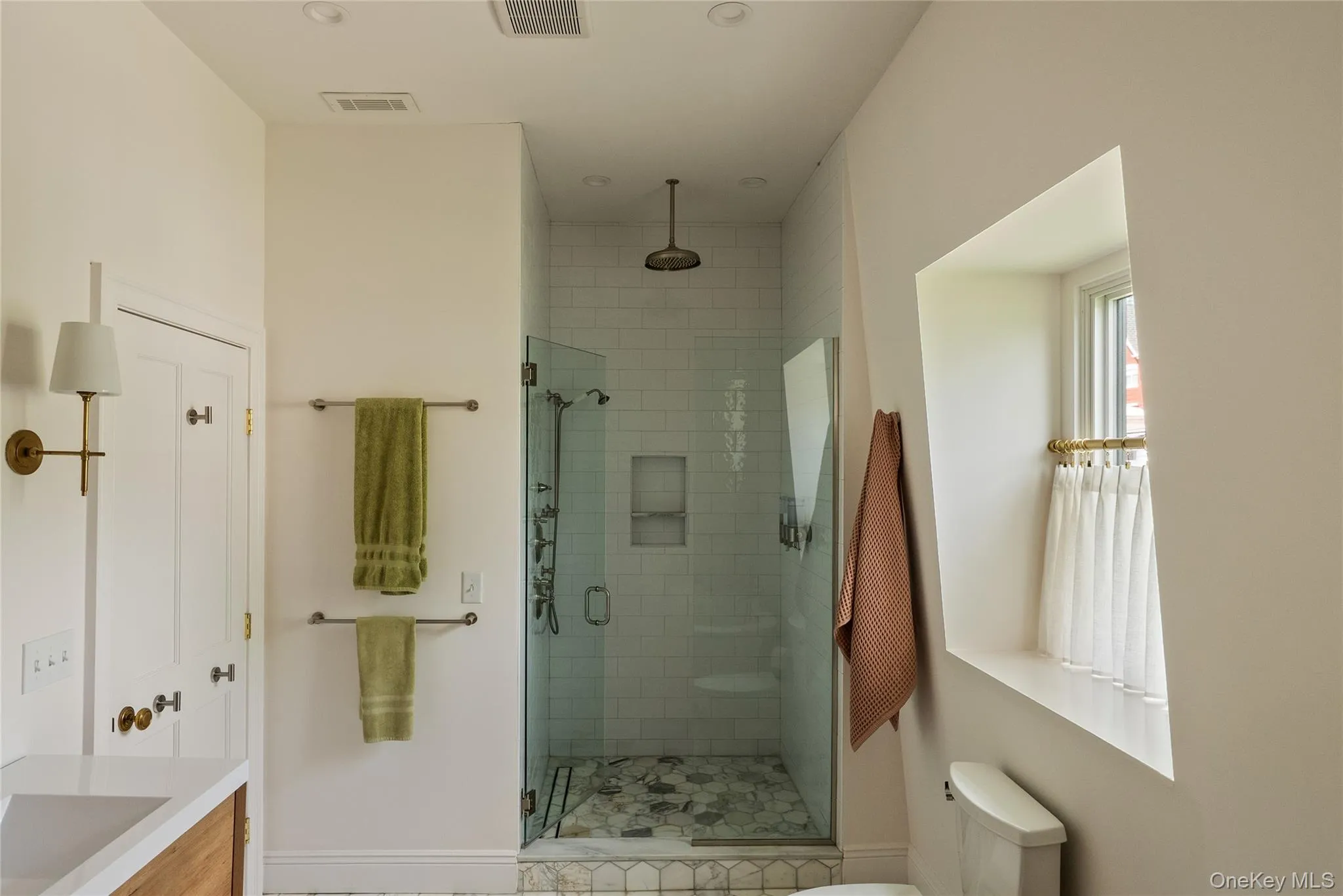 33 Davis Street, Beacon, NY, 5 Bedrooms Bedrooms, 11 Rooms Rooms,3 BathroomsBathrooms,Residential,For Rent,Davis,0,1010860 33 Davis Street, Beacon, NY, 5 Bedrooms Bedrooms, 11 Rooms Rooms,3 BathroomsBathrooms,Residential,For Rent,Davis,0,1010860