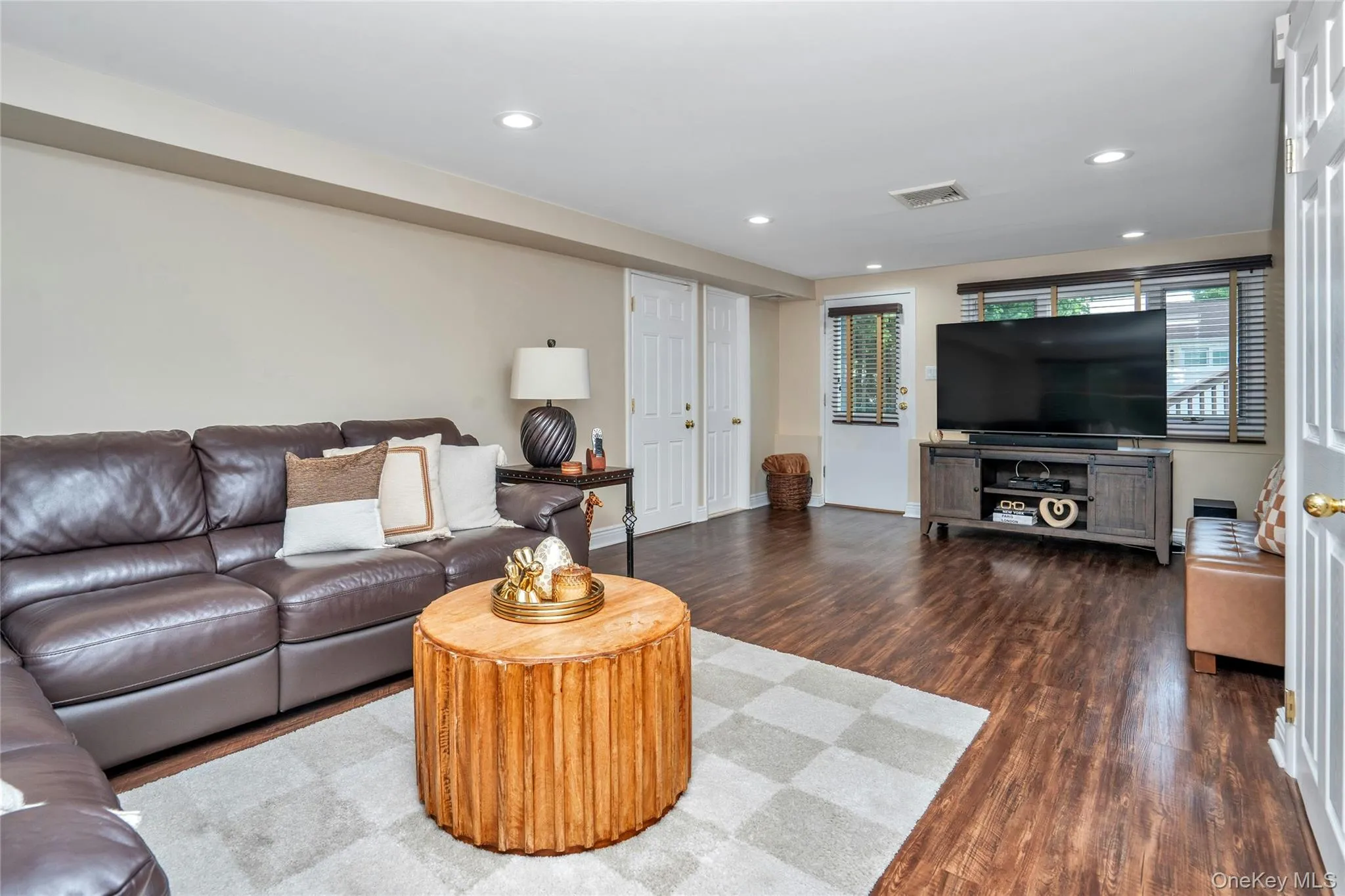 27 Coronet Lane, Oyster Bay, NY, 3 Bedrooms Bedrooms, 7 Rooms Rooms,2 BathroomsBathrooms,Residential,For Rent,Coronet,0,1010861 27 Coronet Lane, Oyster Bay, NY, 3 Bedrooms Bedrooms, 7 Rooms Rooms,2 BathroomsBathrooms,Residential,For Rent,Coronet,0,1010861