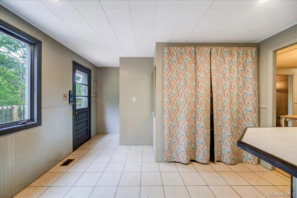 99 Moore Street, Kingston, NY, 4 Bedrooms Bedrooms, 8 Rooms Rooms,1 BathroomBathrooms,Residential,For Rent,Moore,0,1010862 99 Moore Street, Kingston, NY, 4 Bedrooms Bedrooms, 8 Rooms Rooms,1 BathroomBathrooms,Residential,For Rent,Moore,0,1010862