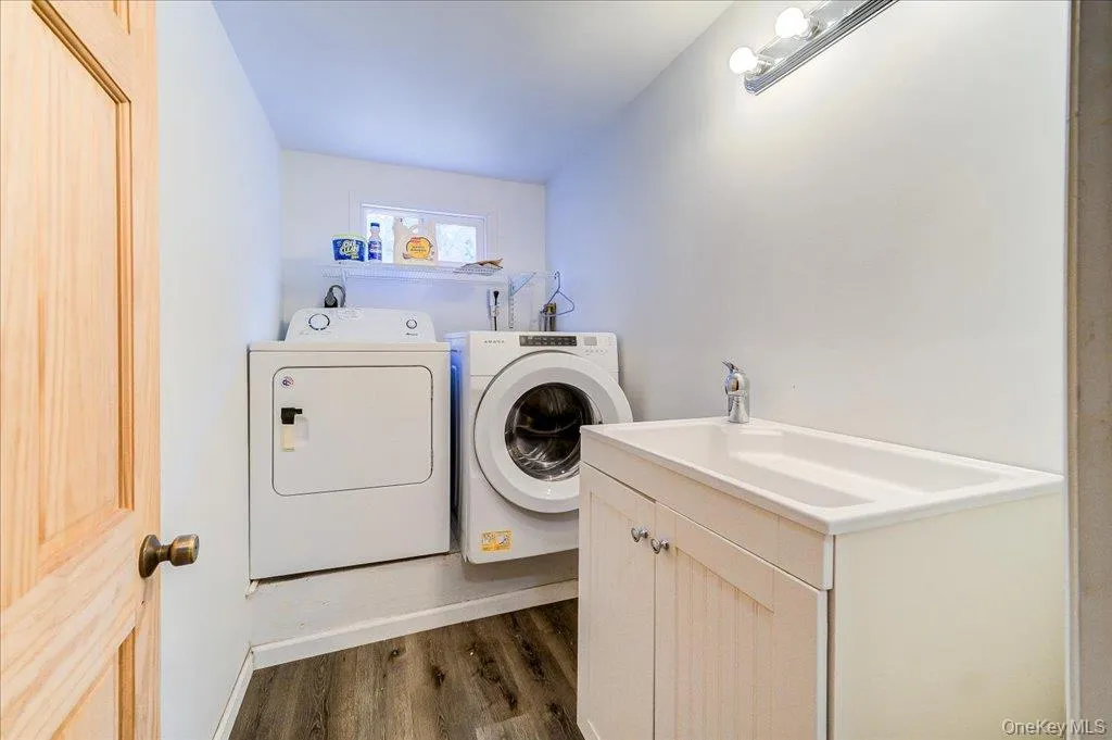99 Moore Street, Kingston, NY, 4 Bedrooms Bedrooms, 8 Rooms Rooms,1 BathroomBathrooms,Residential,For Rent,Moore,0,1010862 99 Moore Street, Kingston, NY, 4 Bedrooms Bedrooms, 8 Rooms Rooms,1 BathroomBathrooms,Residential,For Rent,Moore,0,1010862