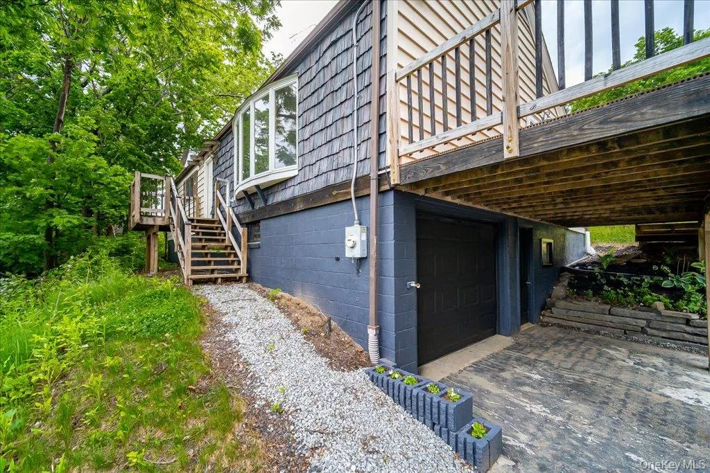 99 Moore Street, Kingston, NY, 4 Bedrooms Bedrooms, 8 Rooms Rooms,1 BathroomBathrooms,Residential,For Rent,Moore,0,1010862 99 Moore Street, Kingston, NY, 4 Bedrooms Bedrooms, 8 Rooms Rooms,1 BathroomBathrooms,Residential,For Rent,Moore,0,1010862