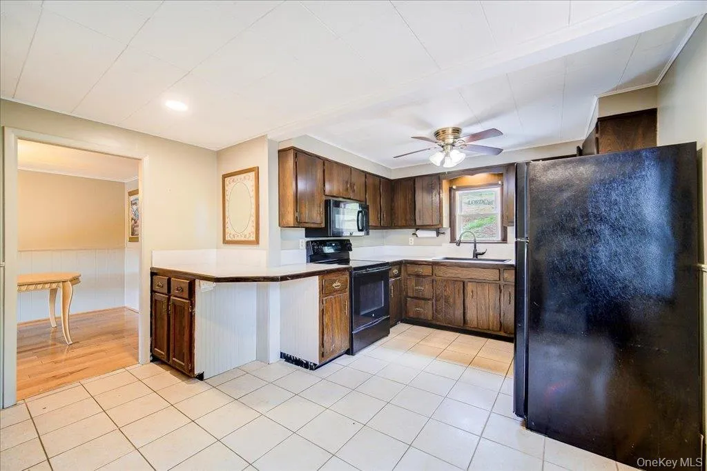 99 Moore Street, Kingston, NY, 4 Bedrooms Bedrooms, 8 Rooms Rooms,1 BathroomBathrooms,Residential,For Rent,Moore,0,1010862 99 Moore Street, Kingston, NY, 4 Bedrooms Bedrooms, 8 Rooms Rooms,1 BathroomBathrooms,Residential,For Rent,Moore,0,1010862