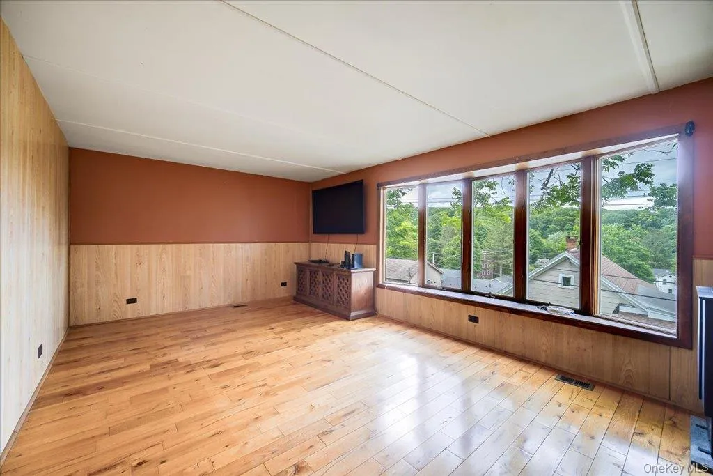 99 Moore Street, Kingston, NY, 4 Bedrooms Bedrooms, 8 Rooms Rooms,1 BathroomBathrooms,Residential,For Rent,Moore,0,1010862 99 Moore Street, Kingston, NY, 4 Bedrooms Bedrooms, 8 Rooms Rooms,1 BathroomBathrooms,Residential,For Rent,Moore,0,1010862