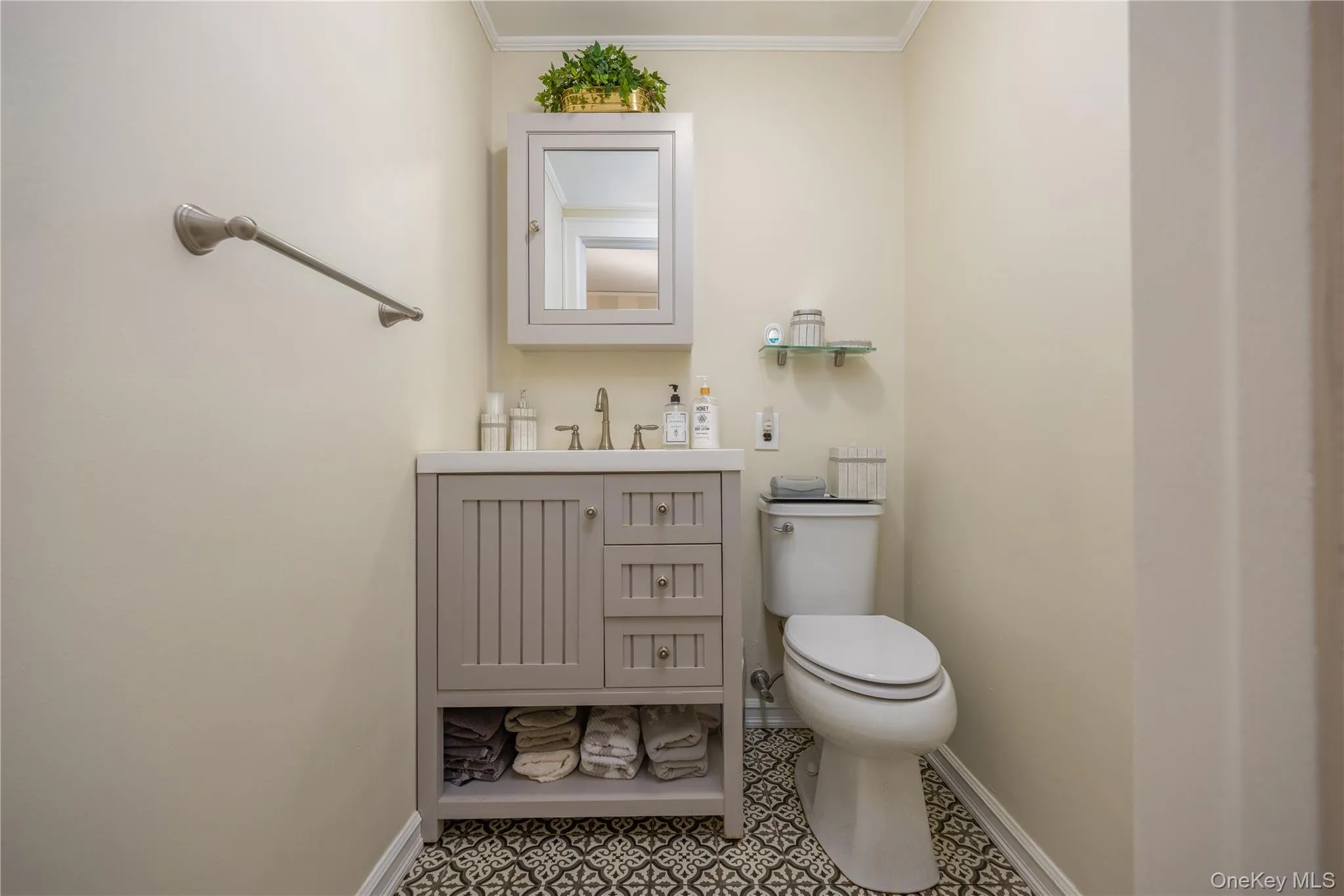 Guest 1/2 bath Guest 1/2 bath