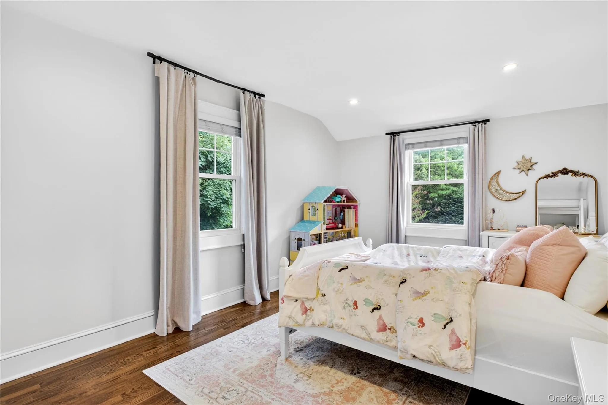 7 Merillon Avenue, Hempstead, NY, 4 Bedrooms Bedrooms, 7 Rooms Rooms,2 BathroomsBathrooms,Residential,For Rent,Merillon,0,1010867 7 Merillon Avenue, Hempstead, NY, 4 Bedrooms Bedrooms, 7 Rooms Rooms,2 BathroomsBathrooms,Residential,For Rent,Merillon,0,1010867