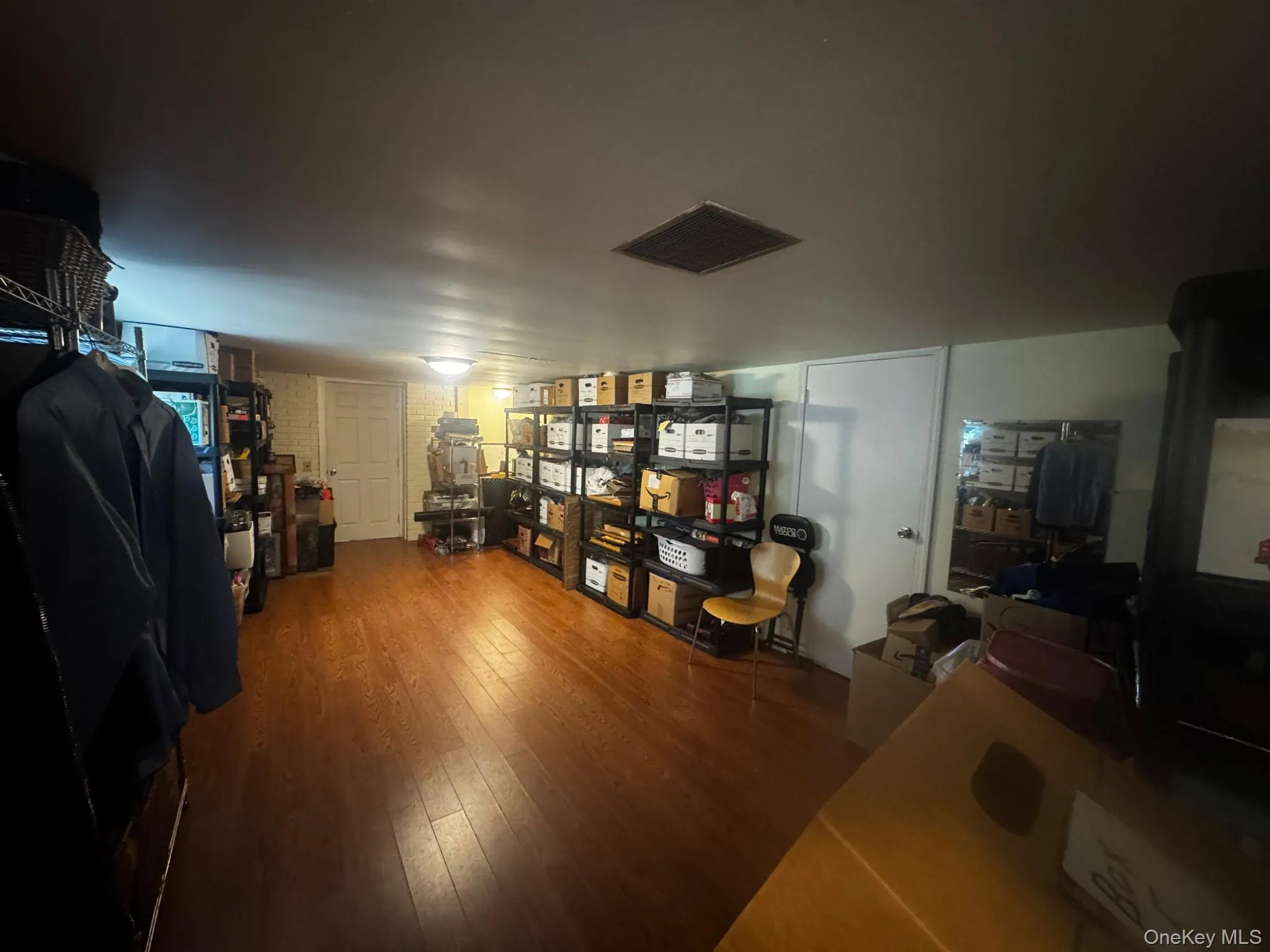Bonus room (left side basement) Bonus room (left side basement)