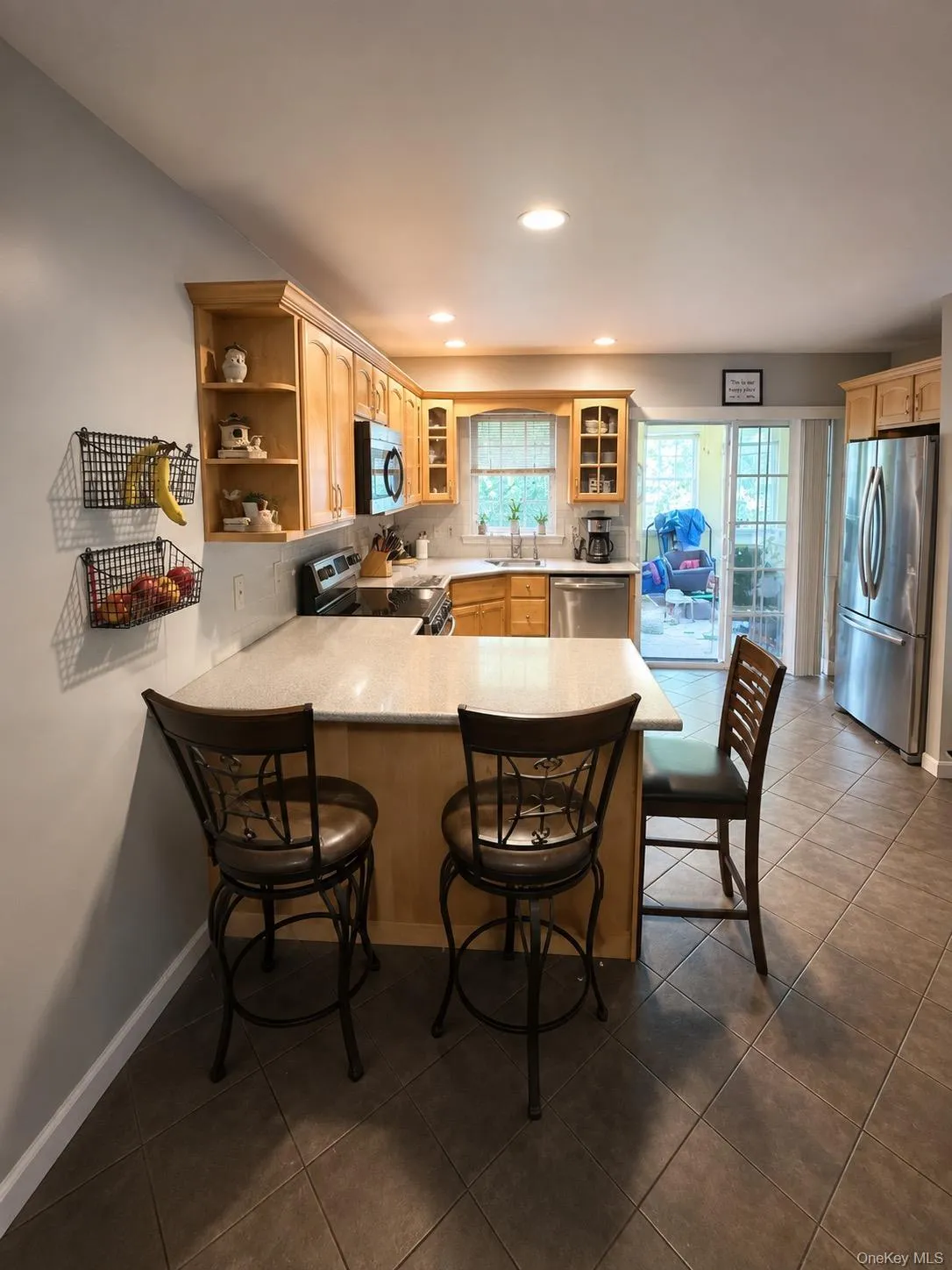Kitchen (right side) Kitchen (right side)
