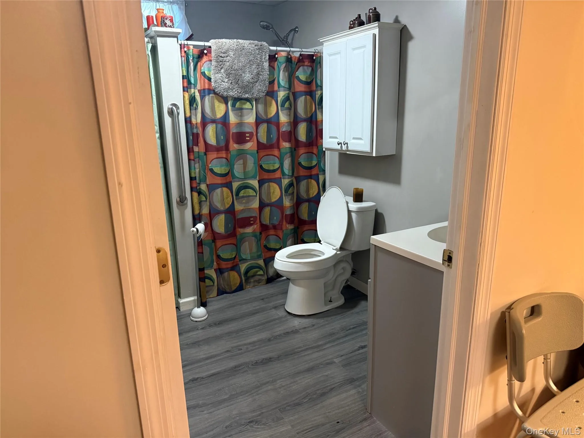 Basement suite Basement suite