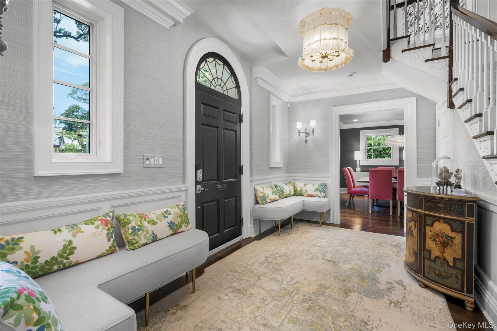 Welcoming entry foyer with stunning architectural detail Welcoming entry foyer with stunning architectural detail