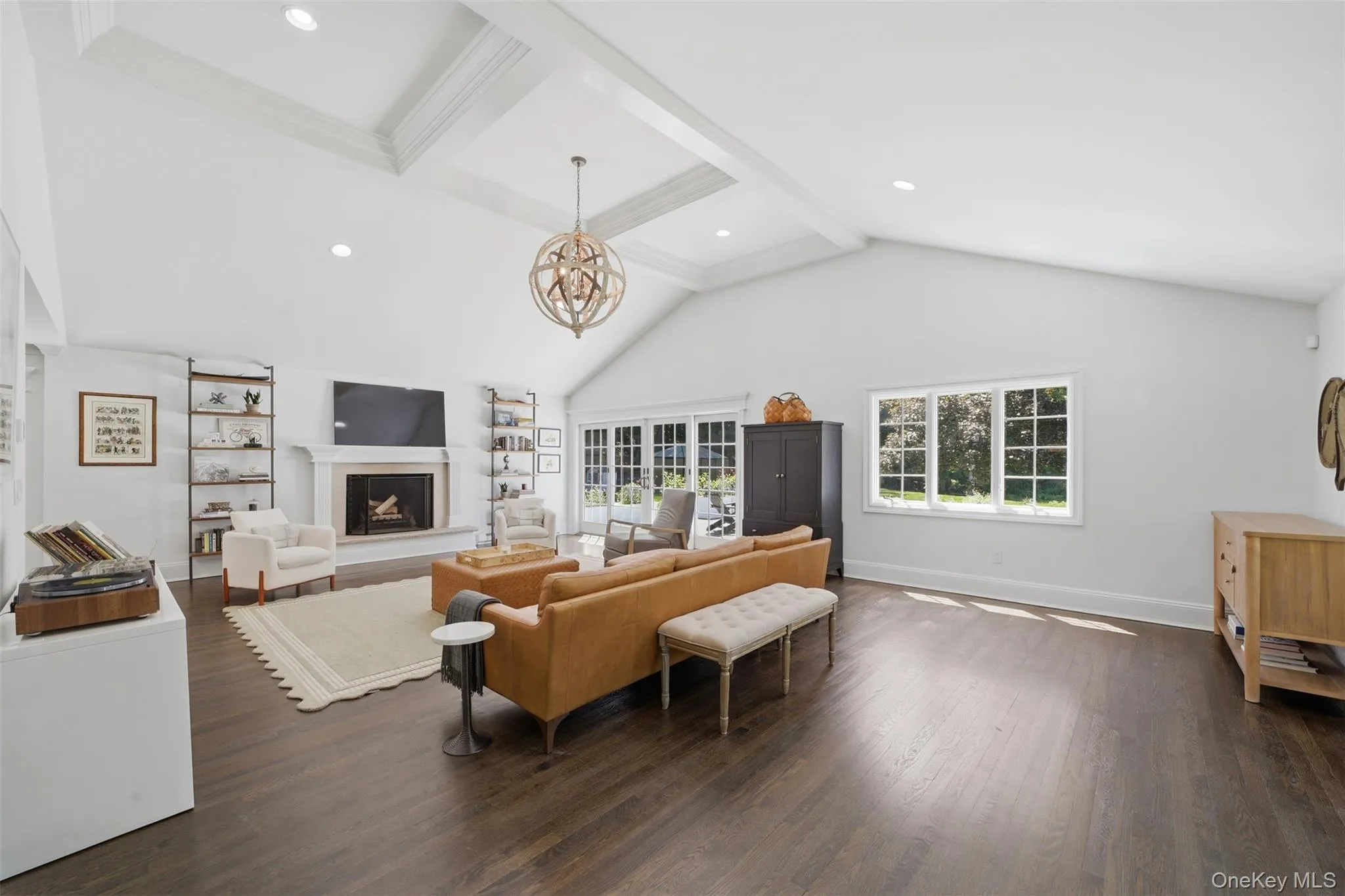 Generous light, stunning millwork throughout Generous light, stunning millwork throughout