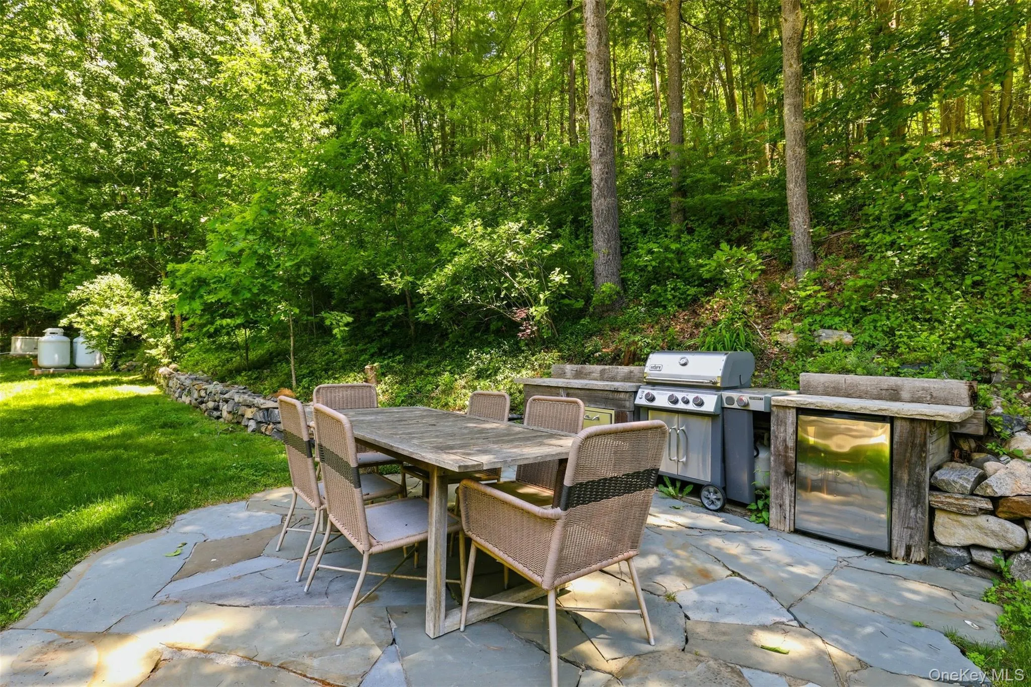 Outdoor Barbecue area right behind the kitchen Outdoor Barbecue area right behind the kitchen
