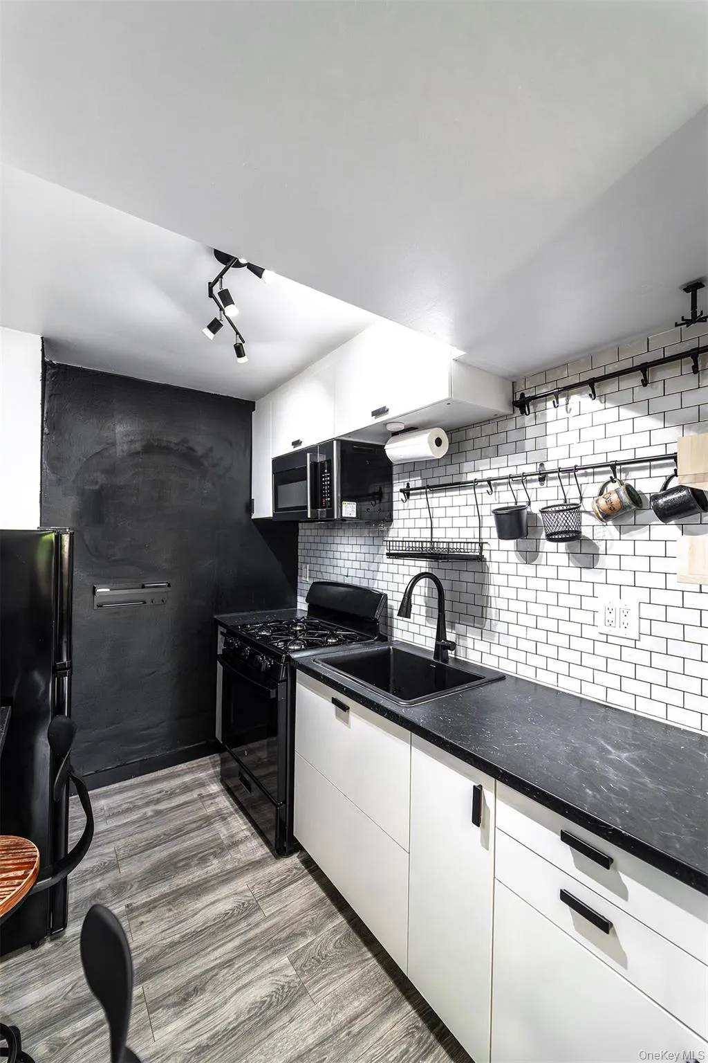 88-29 155th Avenue, New York, NY, 1 Bedroom Bedrooms, 1 Room Rooms,1 BathroomBathrooms,Residential,For Rent,155th,0,1010884 88-29 155th Avenue, New York, NY, 1 Bedroom Bedrooms, 1 Room Rooms,1 BathroomBathrooms,Residential,For Rent,155th,0,1010884
