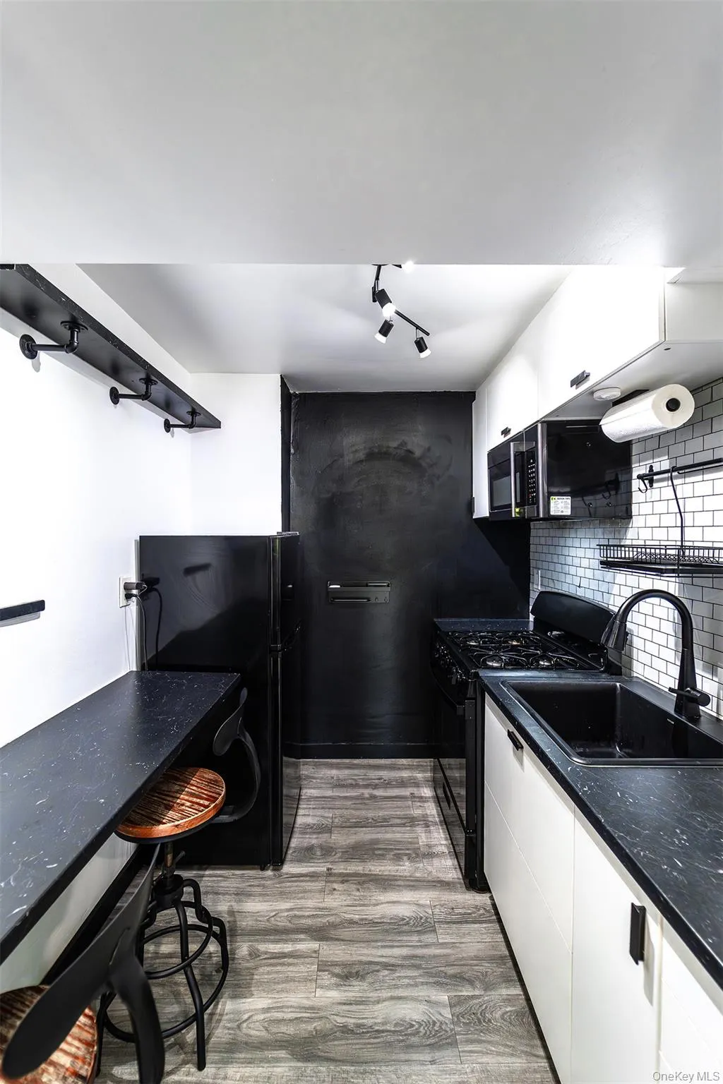 88-29 155th Avenue, New York, NY, 1 Bedroom Bedrooms, 1 Room Rooms,1 BathroomBathrooms,Residential,For Rent,155th,0,1010884 88-29 155th Avenue, New York, NY, 1 Bedroom Bedrooms, 1 Room Rooms,1 BathroomBathrooms,Residential,For Rent,155th,0,1010884
