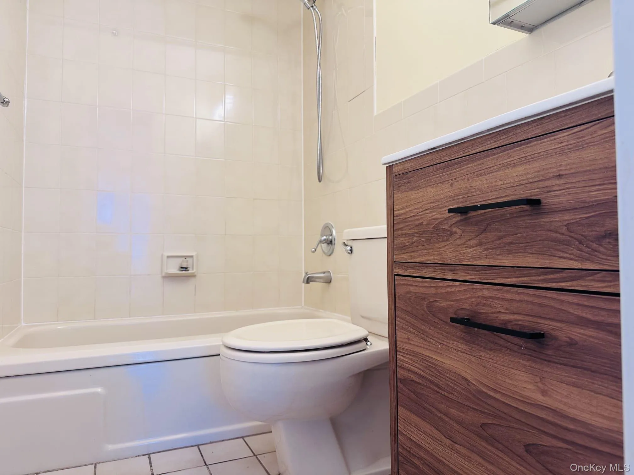 136-17 Maple Avenue, New York, NY, 2 Bedrooms Bedrooms, 5 Rooms Rooms,2 BathroomsBathrooms,Residential,For Rent,Maple,0,1010885 136-17 Maple Avenue, New York, NY, 2 Bedrooms Bedrooms, 5 Rooms Rooms,2 BathroomsBathrooms,Residential,For Rent,Maple,0,1010885