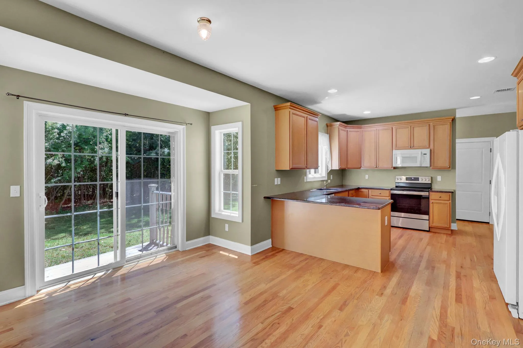130 Mill Road, Brookhaven, NY, 4 Bedrooms Bedrooms, 8 Rooms Rooms,2 BathroomsBathrooms,Residential,For Rent,Mill,0,1010886 130 Mill Road, Brookhaven, NY, 4 Bedrooms Bedrooms, 8 Rooms Rooms,2 BathroomsBathrooms,Residential,For Rent,Mill,0,1010886