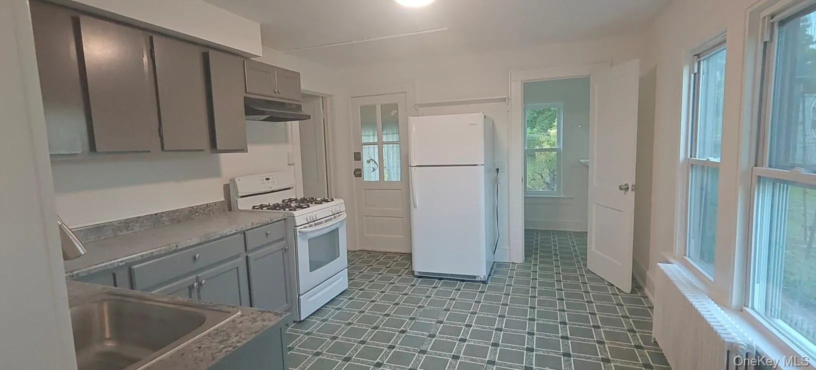 13 Springside Avenue, Poughkeepsie, NY, 2 Bedrooms Bedrooms, 5 Rooms Rooms,1 BathroomBathrooms,Residential Lease,For Rent,Springside,0,1010888 13 Springside Avenue, Poughkeepsie, NY, 2 Bedrooms Bedrooms, 5 Rooms Rooms,1 BathroomBathrooms,Residential Lease,For Rent,Springside,0,1010888