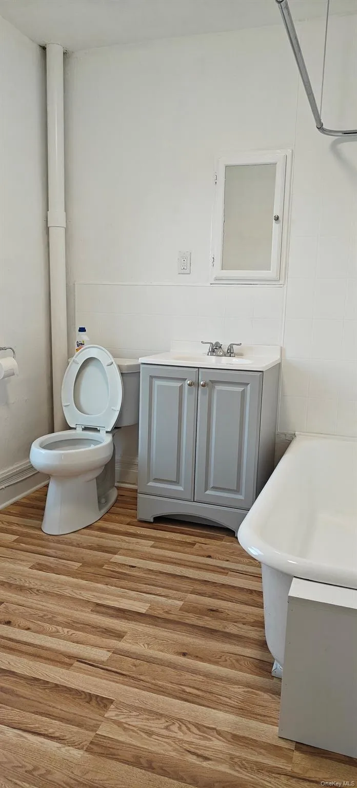 13 Springside Avenue, Poughkeepsie, NY, 2 Bedrooms Bedrooms, 5 Rooms Rooms,1 BathroomBathrooms,Residential Lease,For Rent,Springside,0,1010888 13 Springside Avenue, Poughkeepsie, NY, 2 Bedrooms Bedrooms, 5 Rooms Rooms,1 BathroomBathrooms,Residential Lease,For Rent,Springside,0,1010888