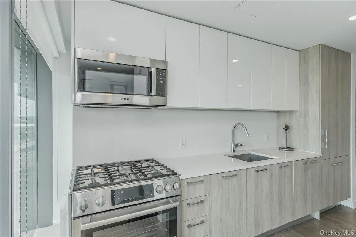 131-03 40th Road, New York, NY, 1 Bedroom Bedrooms, 5 Rooms Rooms,1 BathroomBathrooms,Residential,For Rent,40th,0,1010889 131-03 40th Road, New York, NY, 1 Bedroom Bedrooms, 5 Rooms Rooms,1 BathroomBathrooms,Residential,For Rent,40th,0,1010889