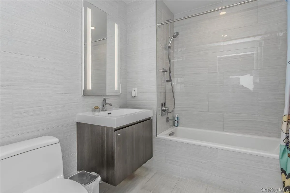 131-03 40th Road, New York, NY, 1 Bedroom Bedrooms, 5 Rooms Rooms,1 BathroomBathrooms,Residential,For Rent,40th,0,1010889 131-03 40th Road, New York, NY, 1 Bedroom Bedrooms, 5 Rooms Rooms,1 BathroomBathrooms,Residential,For Rent,40th,0,1010889