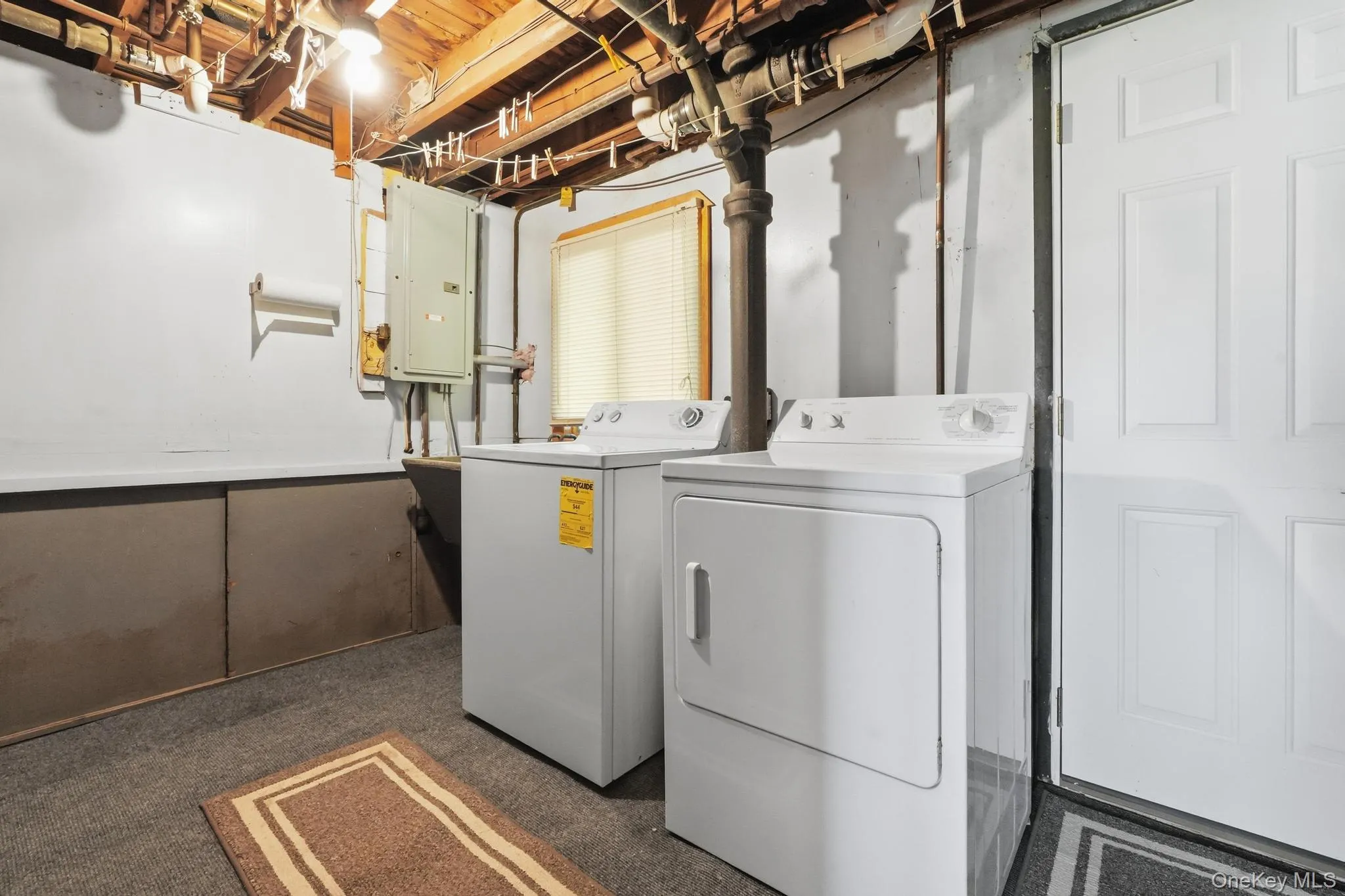 3547 Northview Avenue, Hempstead, NY, 3 Bedrooms Bedrooms, 7 Rooms Rooms,1 BathroomBathrooms,Residential,For Rent,Northview,0,1010891 3547 Northview Avenue, Hempstead, NY, 3 Bedrooms Bedrooms, 7 Rooms Rooms,1 BathroomBathrooms,Residential,For Rent,Northview,0,1010891