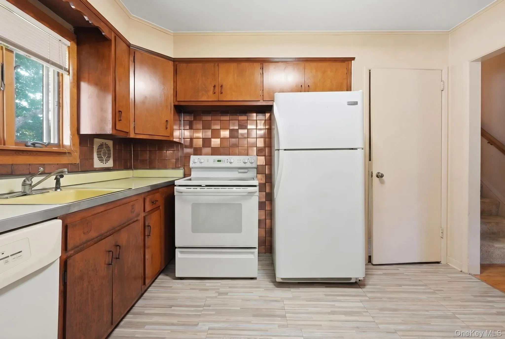 3547 Northview Avenue, Hempstead, NY, 3 Bedrooms Bedrooms, 7 Rooms Rooms,1 BathroomBathrooms,Residential,For Rent,Northview,0,1010891 3547 Northview Avenue, Hempstead, NY, 3 Bedrooms Bedrooms, 7 Rooms Rooms,1 BathroomBathrooms,Residential,For Rent,Northview,0,1010891