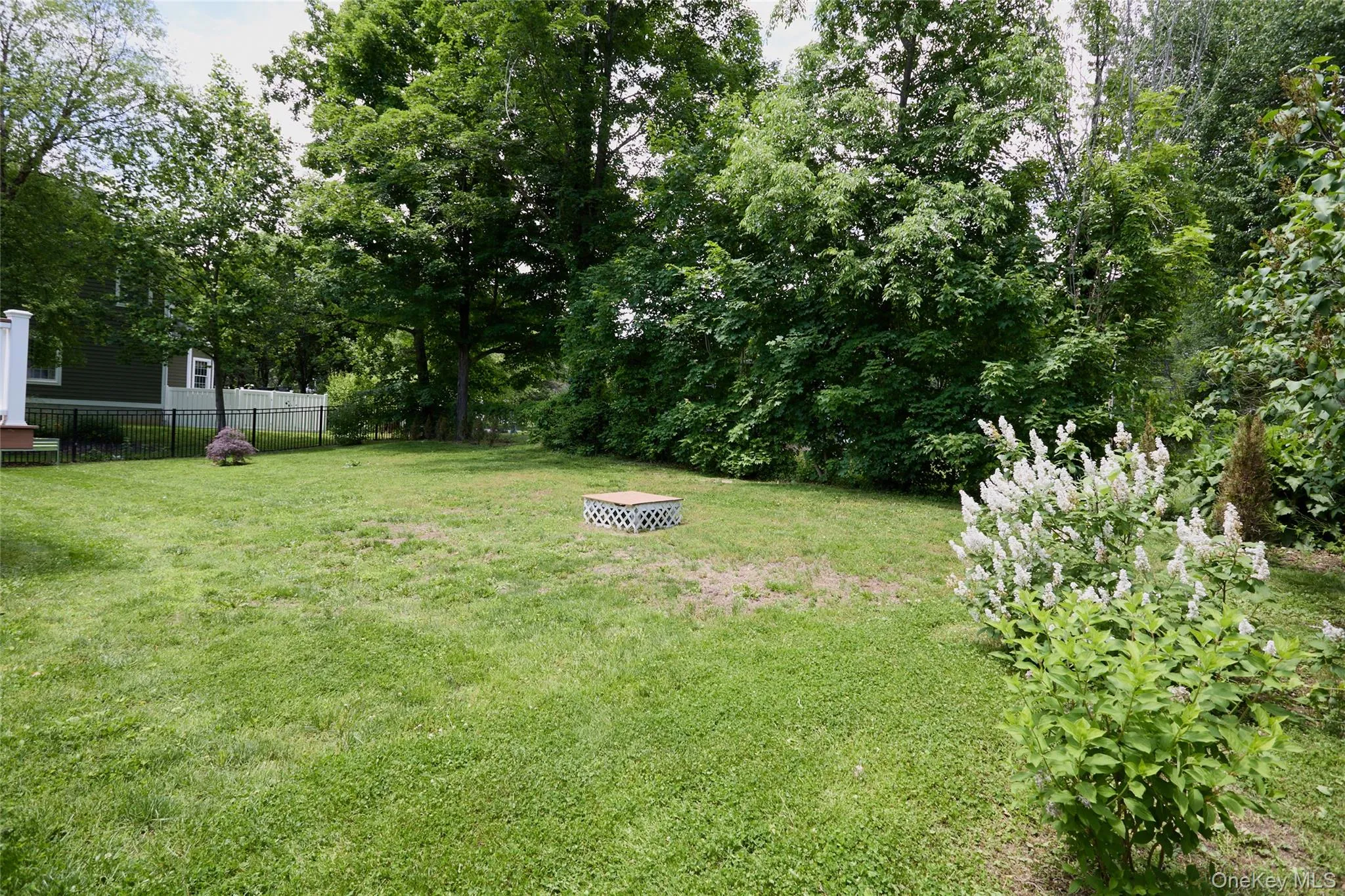 37 Mansion Drive, Hyde Park, NY, 3 Bedrooms Bedrooms, 8 Rooms Rooms,2 BathroomsBathrooms,Residential,For Rent,Mansion,0,1010895 37 Mansion Drive, Hyde Park, NY, 3 Bedrooms Bedrooms, 8 Rooms Rooms,2 BathroomsBathrooms,Residential,For Rent,Mansion,0,1010895