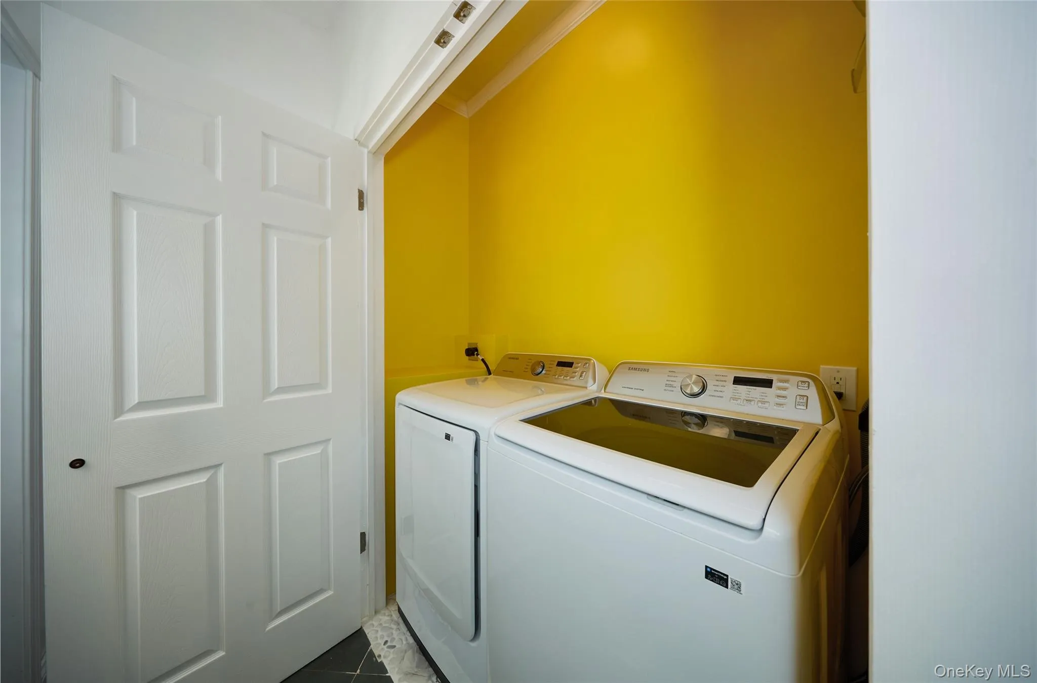 37 Mansion Drive, Hyde Park, NY, 3 Bedrooms Bedrooms, 8 Rooms Rooms,2 BathroomsBathrooms,Residential,For Rent,Mansion,0,1010895 37 Mansion Drive, Hyde Park, NY, 3 Bedrooms Bedrooms, 8 Rooms Rooms,2 BathroomsBathrooms,Residential,For Rent,Mansion,0,1010895