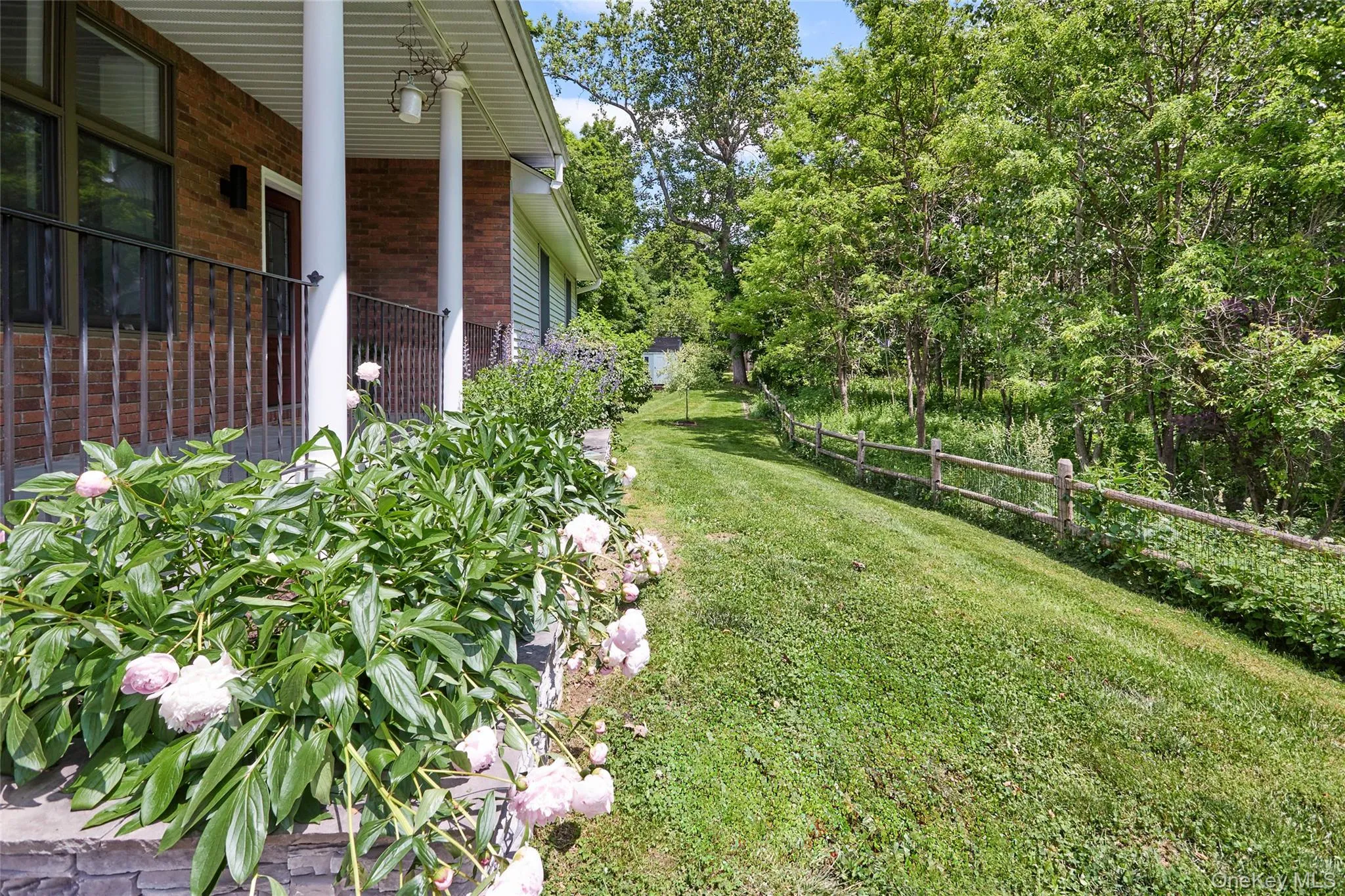 37 Mansion Drive, Hyde Park, NY, 3 Bedrooms Bedrooms, 8 Rooms Rooms,2 BathroomsBathrooms,Residential,For Rent,Mansion,0,1010895 37 Mansion Drive, Hyde Park, NY, 3 Bedrooms Bedrooms, 8 Rooms Rooms,2 BathroomsBathrooms,Residential,For Rent,Mansion,0,1010895