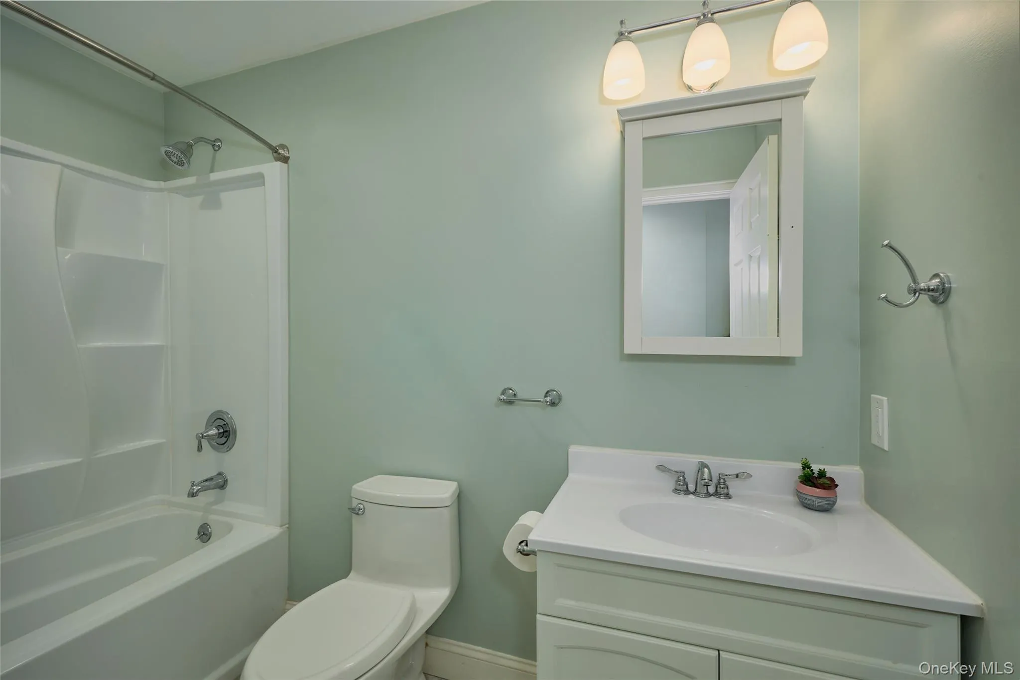 37 Mansion Drive, Hyde Park, NY, 3 Bedrooms Bedrooms, 8 Rooms Rooms,2 BathroomsBathrooms,Residential,For Rent,Mansion,0,1010895 37 Mansion Drive, Hyde Park, NY, 3 Bedrooms Bedrooms, 8 Rooms Rooms,2 BathroomsBathrooms,Residential,For Rent,Mansion,0,1010895