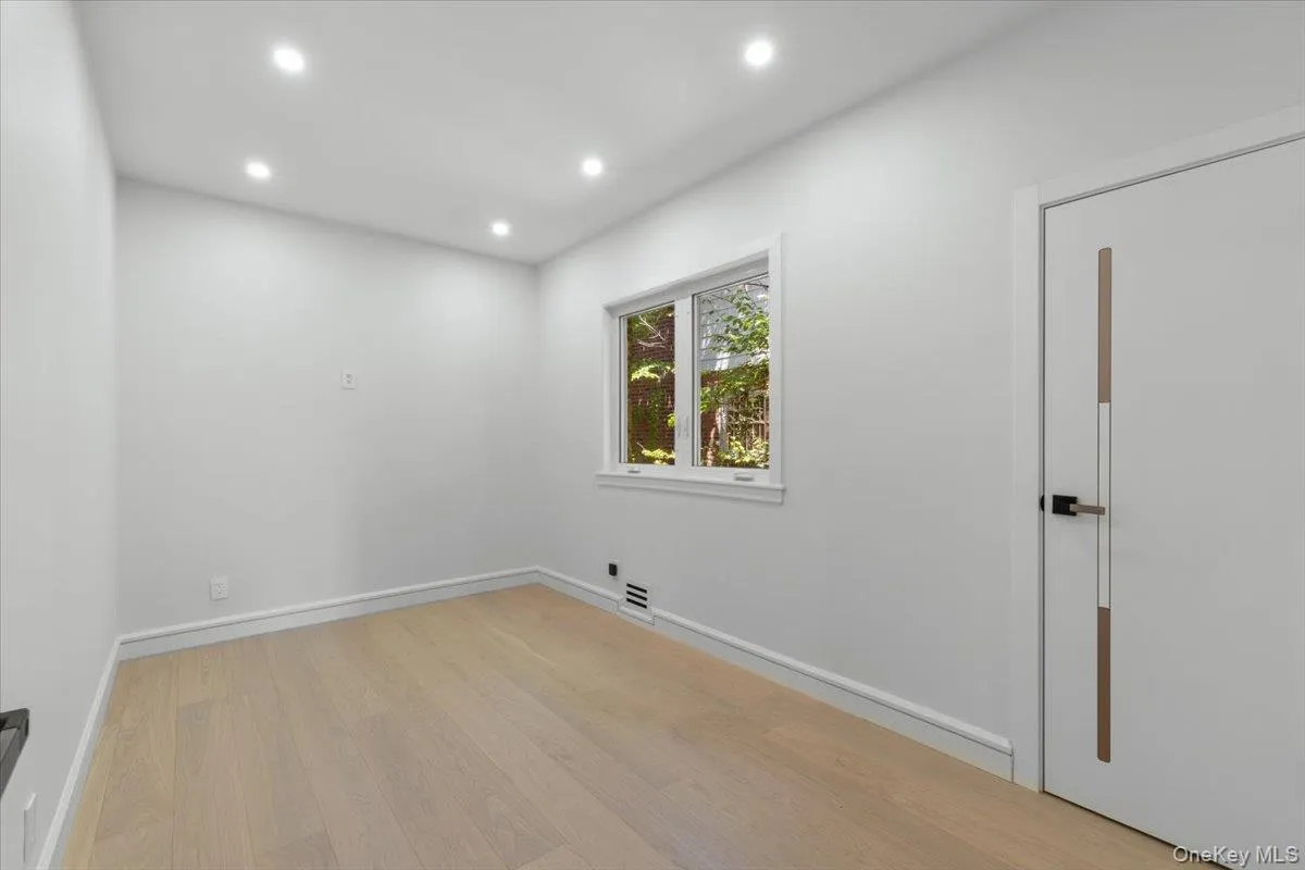 8549 Avon Street, New York, NY, 4 Bedrooms Bedrooms, 13 Rooms Rooms,4 BathroomsBathrooms,Residential,For Rent,Avon,0,1010898 8549 Avon Street, New York, NY, 4 Bedrooms Bedrooms, 13 Rooms Rooms,4 BathroomsBathrooms,Residential,For Rent,Avon,0,1010898