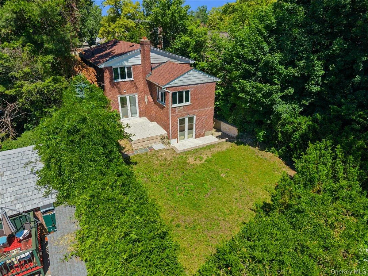 8549 Avon Street, New York, NY, 4 Bedrooms Bedrooms, 13 Rooms Rooms,4 BathroomsBathrooms,Residential,For Rent,Avon,0,1010898 8549 Avon Street, New York, NY, 4 Bedrooms Bedrooms, 13 Rooms Rooms,4 BathroomsBathrooms,Residential,For Rent,Avon,0,1010898