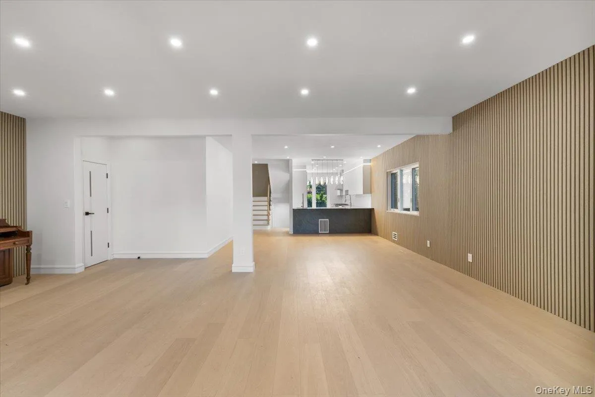 8549 Avon Street, New York, NY, 4 Bedrooms Bedrooms, 13 Rooms Rooms,4 BathroomsBathrooms,Residential,For Rent,Avon,0,1010898 8549 Avon Street, New York, NY, 4 Bedrooms Bedrooms, 13 Rooms Rooms,4 BathroomsBathrooms,Residential,For Rent,Avon,0,1010898