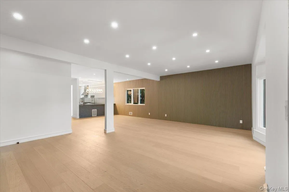 8549 Avon Street, New York, NY, 4 Bedrooms Bedrooms, 13 Rooms Rooms,4 BathroomsBathrooms,Residential,For Rent,Avon,0,1010898 8549 Avon Street, New York, NY, 4 Bedrooms Bedrooms, 13 Rooms Rooms,4 BathroomsBathrooms,Residential,For Rent,Avon,0,1010898
