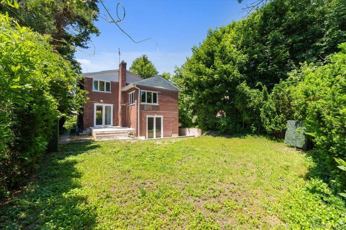 8549 Avon Street, New York, NY, 4 Bedrooms Bedrooms, 13 Rooms Rooms,4 BathroomsBathrooms,Residential,For Rent,Avon,0,1010898 8549 Avon Street, New York, NY, 4 Bedrooms Bedrooms, 13 Rooms Rooms,4 BathroomsBathrooms,Residential,For Rent,Avon,0,1010898